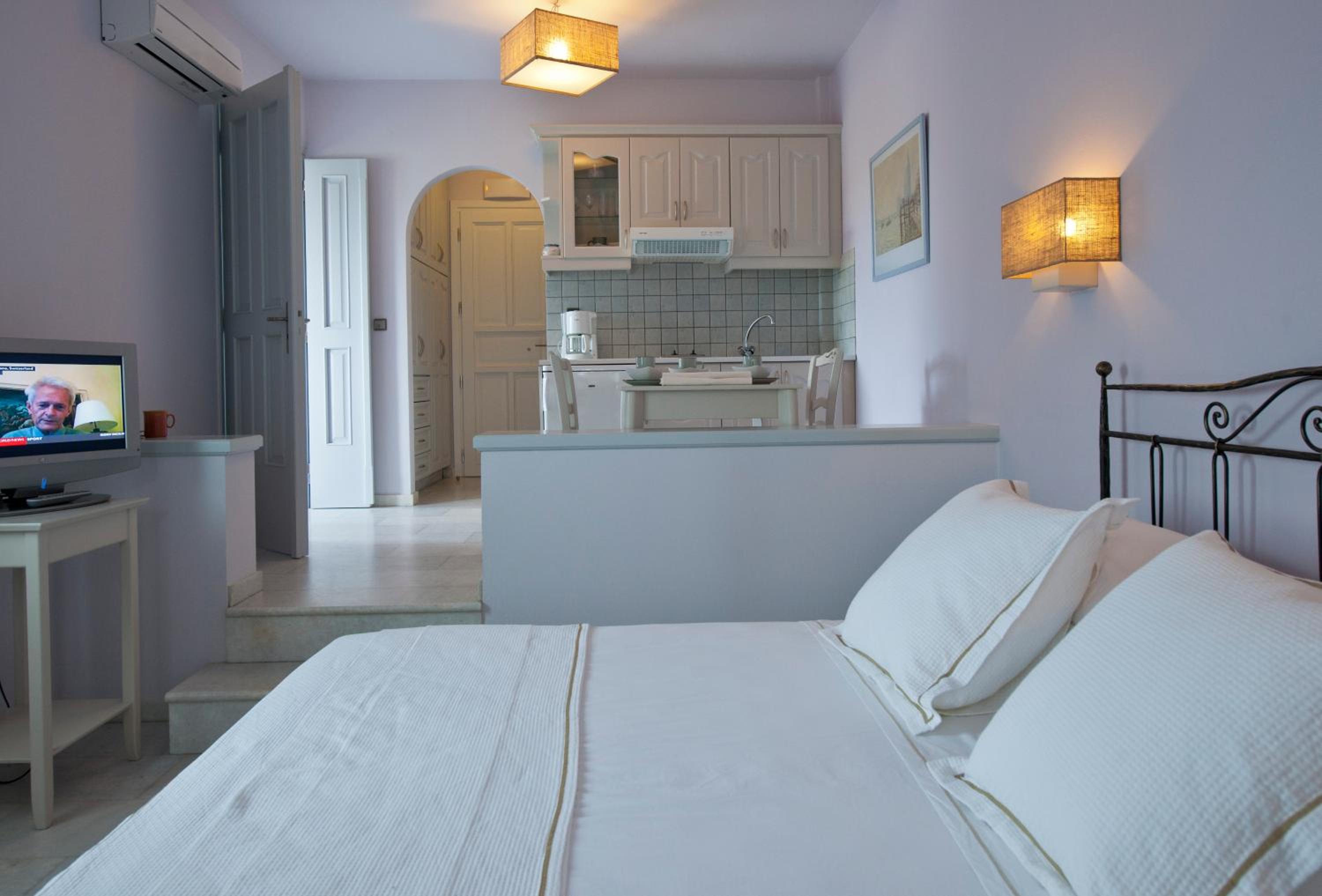 One-Bedroom Apartment - Photo 1