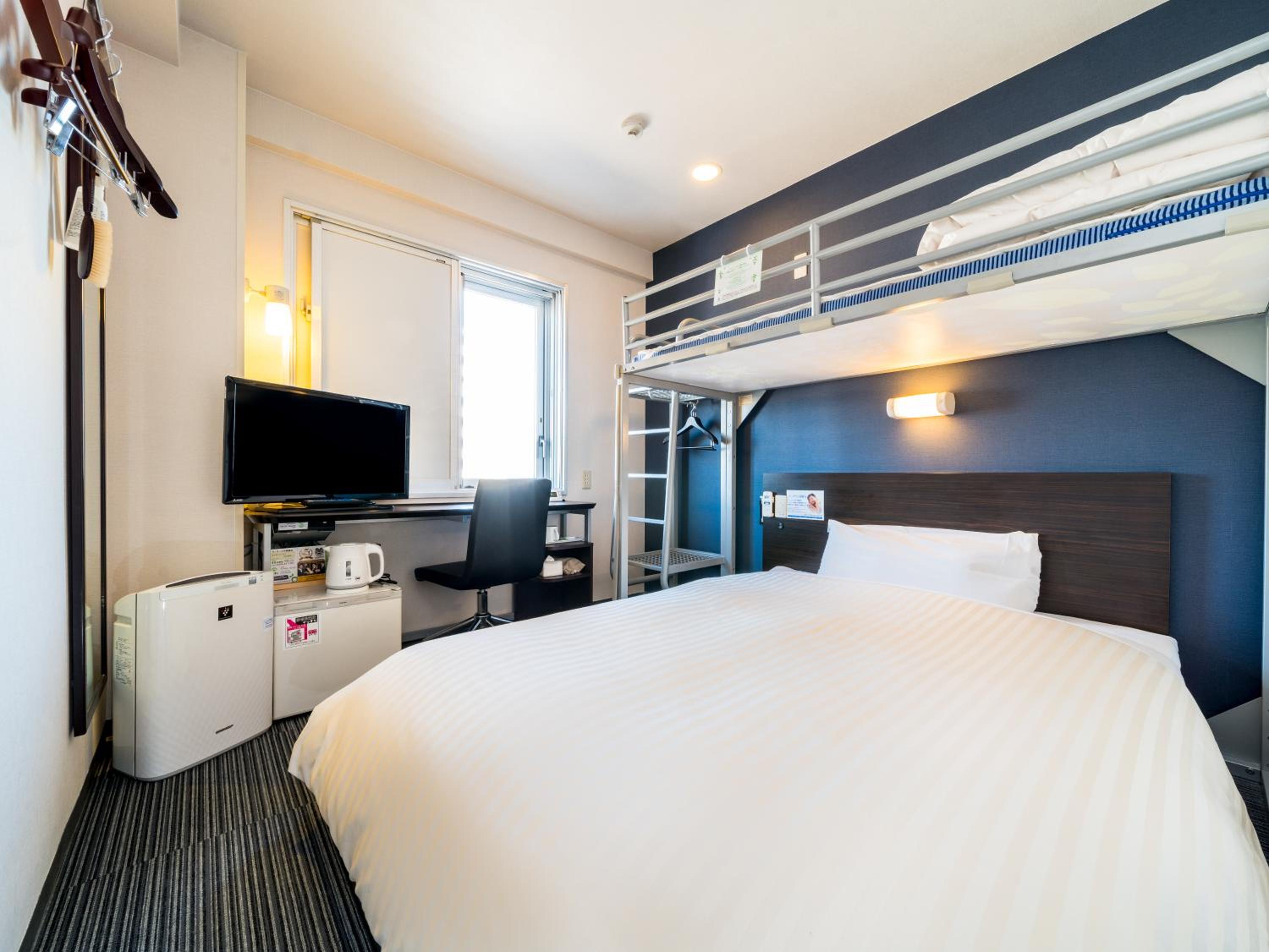 Room with Double Bed and Bunk Bed - Smoking