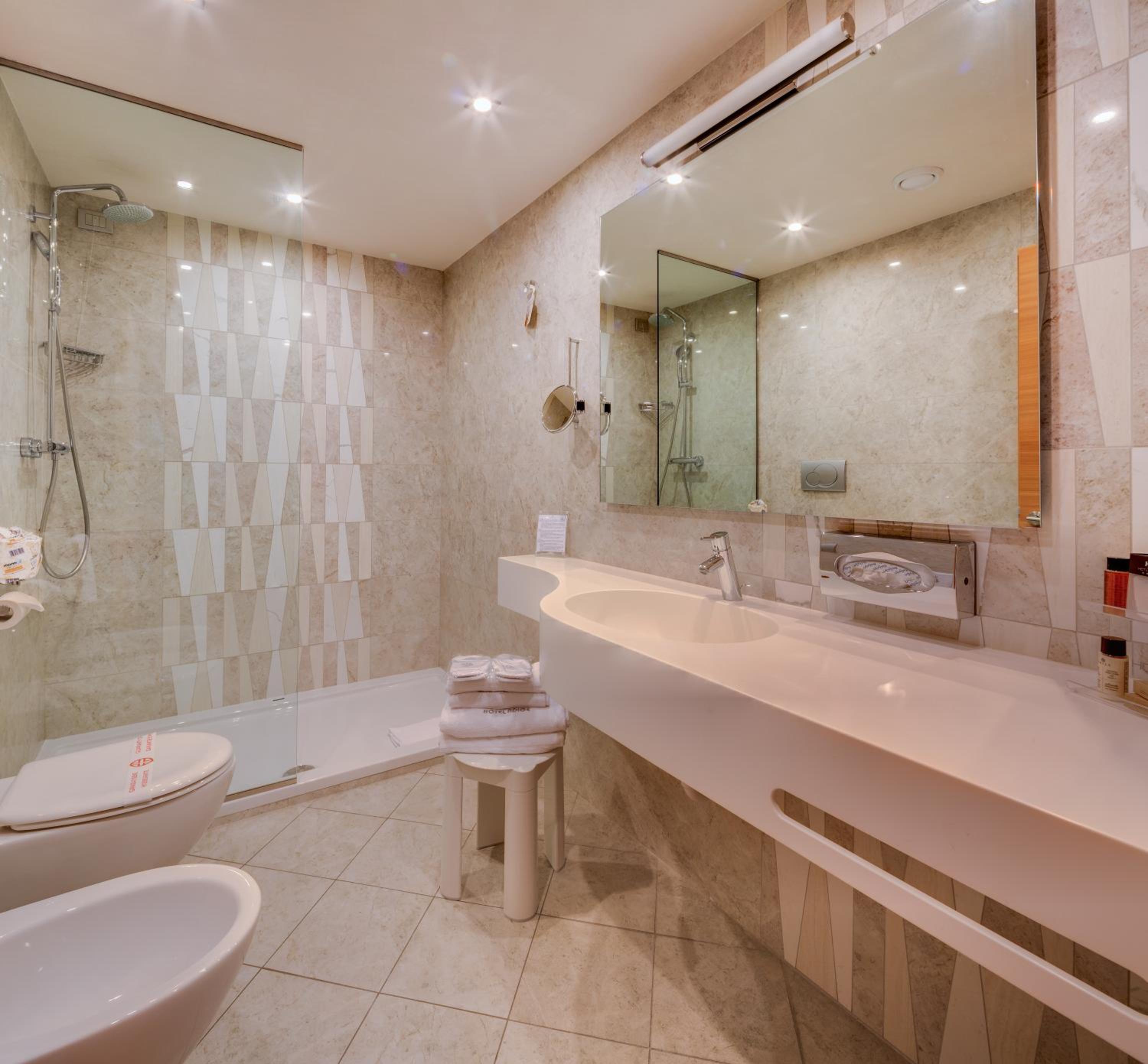 Junior King Suite with Sofa Bed - Photo 19
