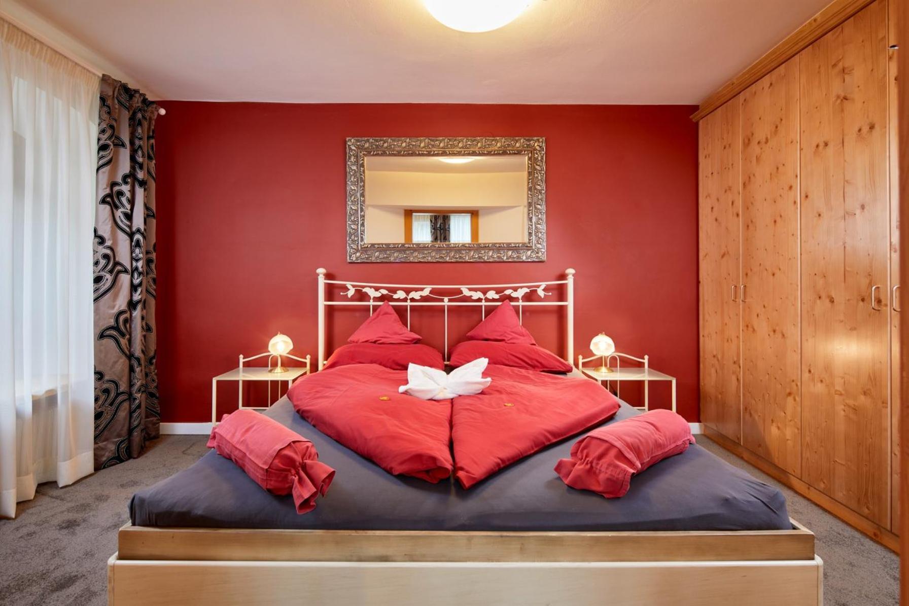 Honeymoon Suite with Terrace photo 1