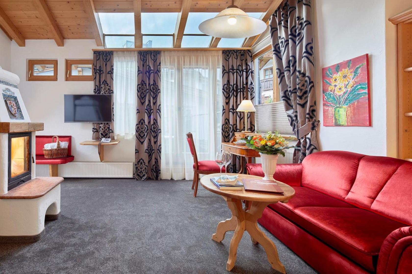 Honeymoon Suite with Terrace photo 2