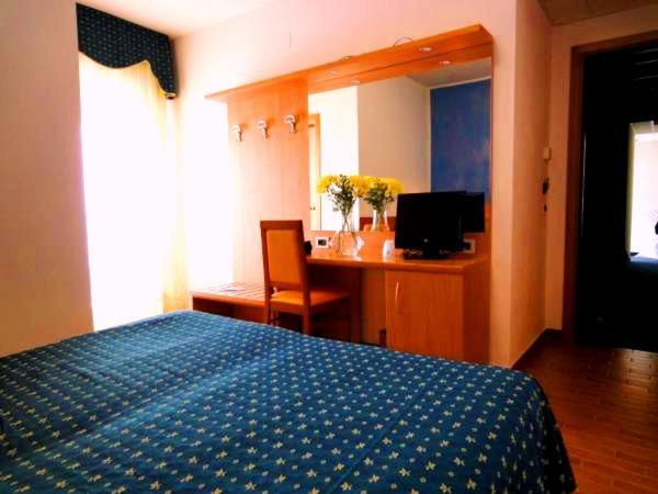 Double Room with Balcony - Photo 1