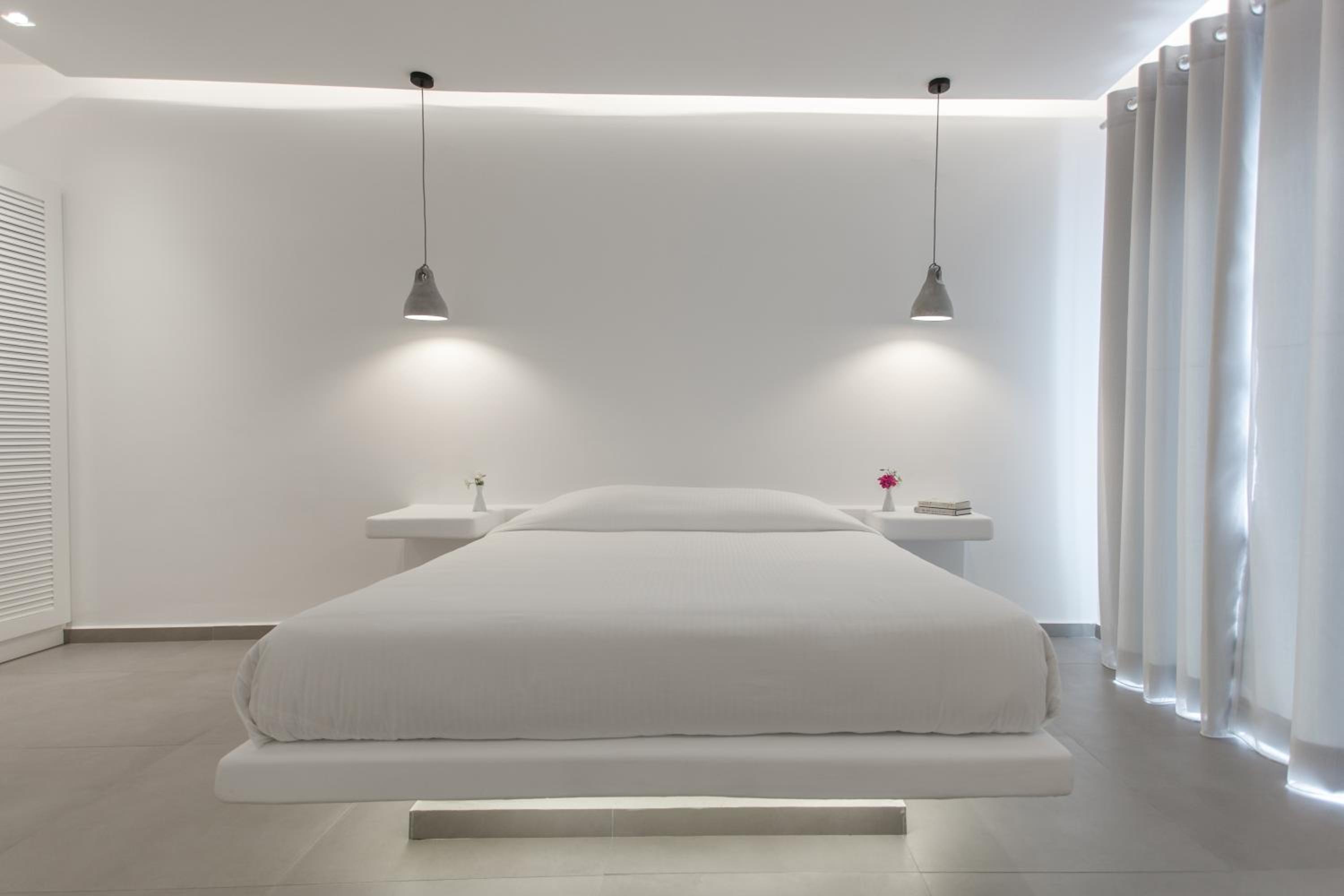 Sunset Wing - Suite with Garden View