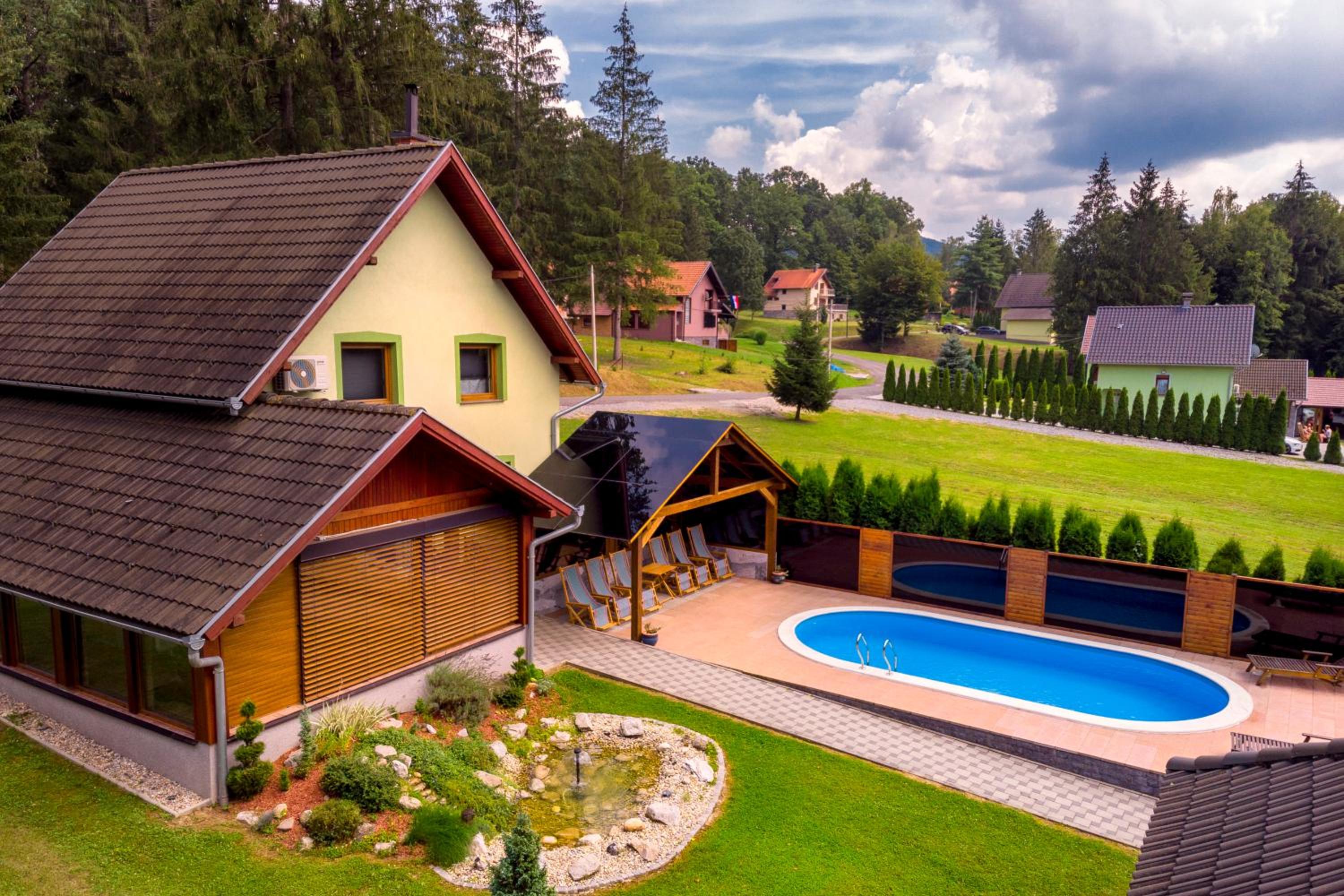 Three-Bedroom Chalet photo 2