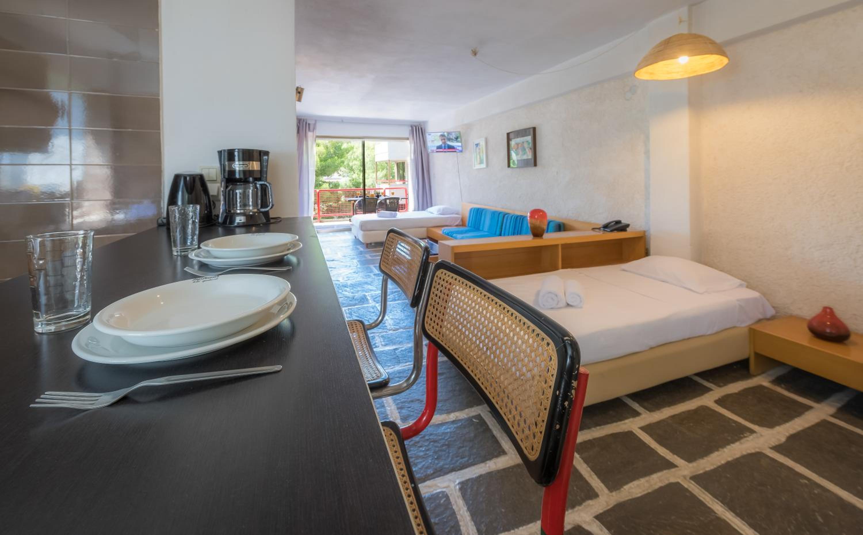 Suite - Photo 10