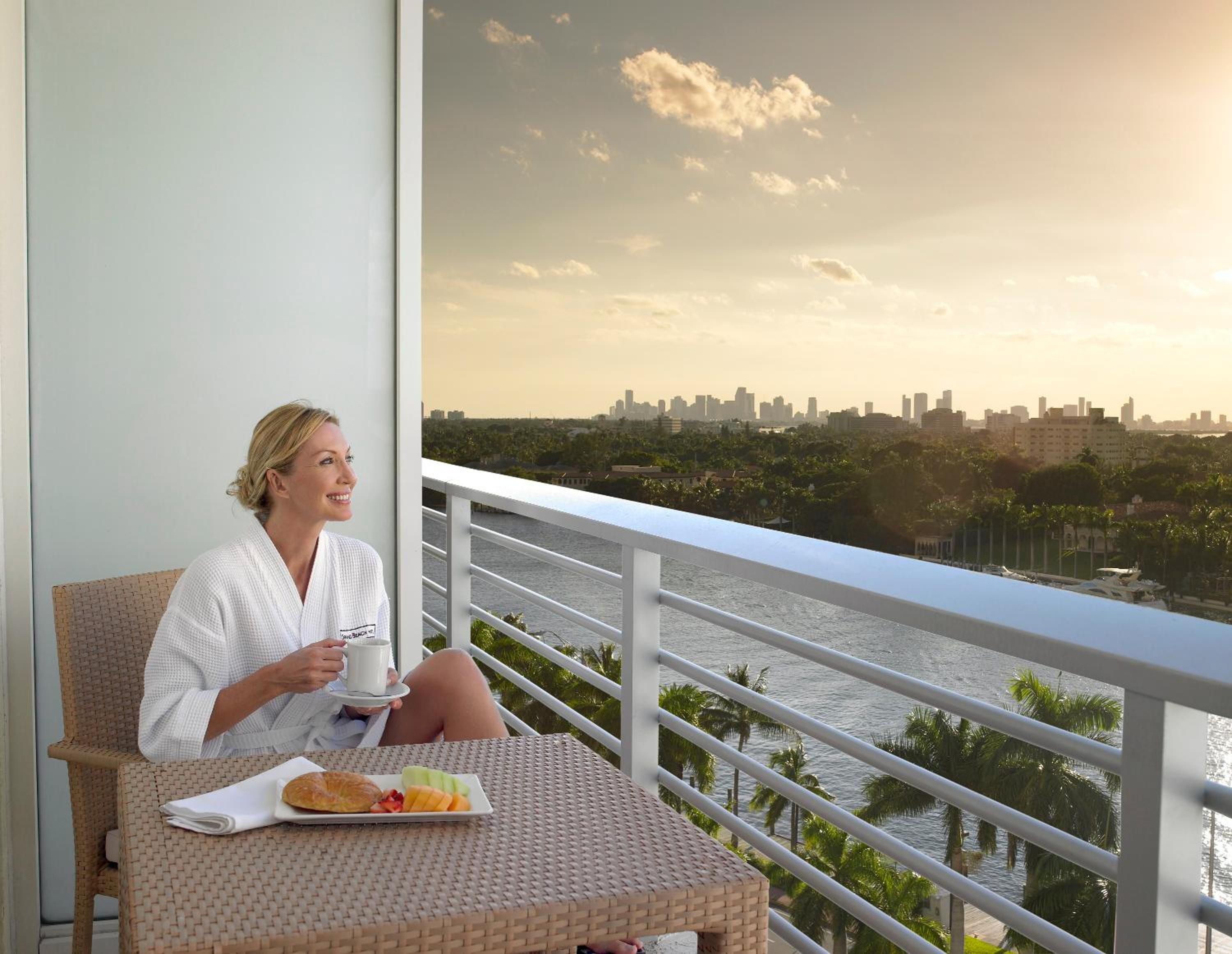 King Suite with Bay View