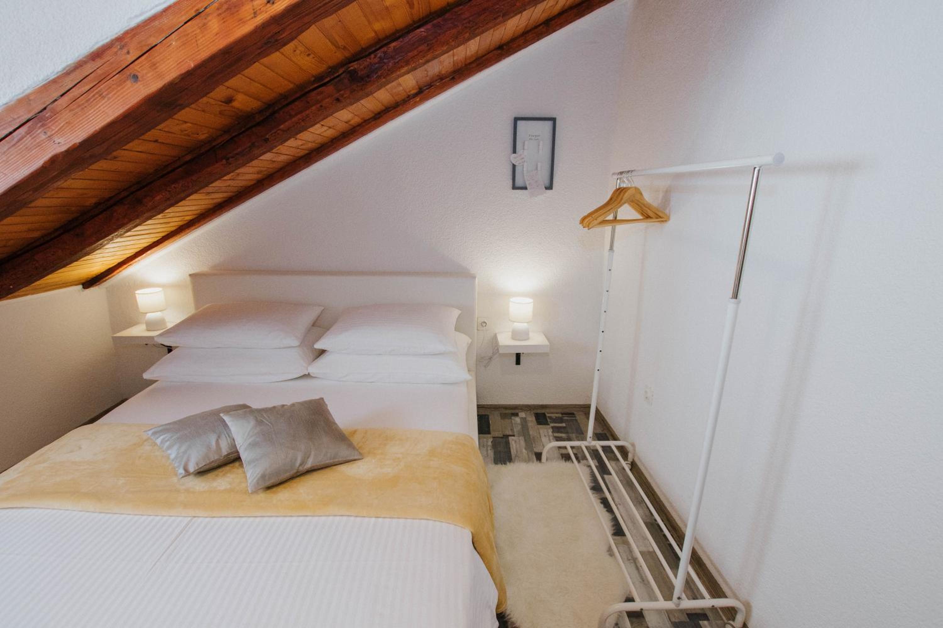 Loft - Photo 2