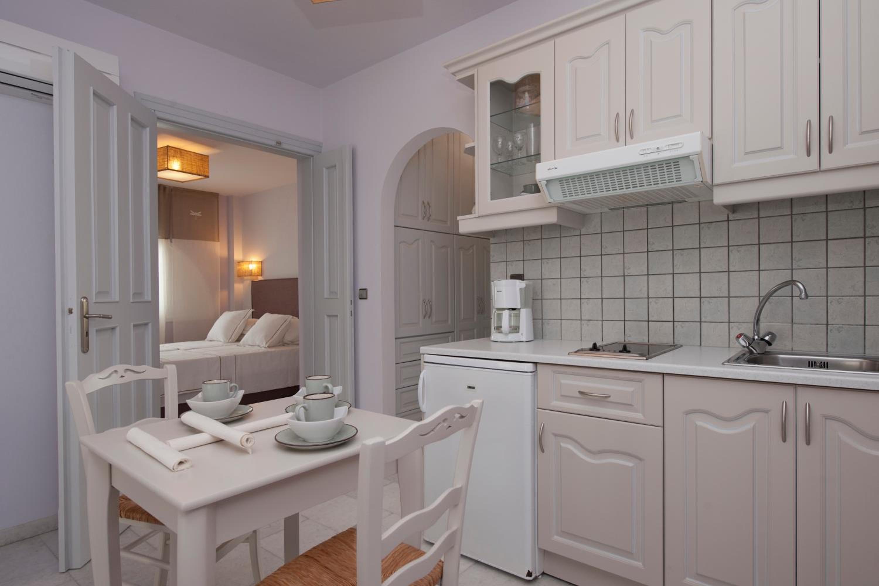 One-Bedroom Apartment - Photo 19