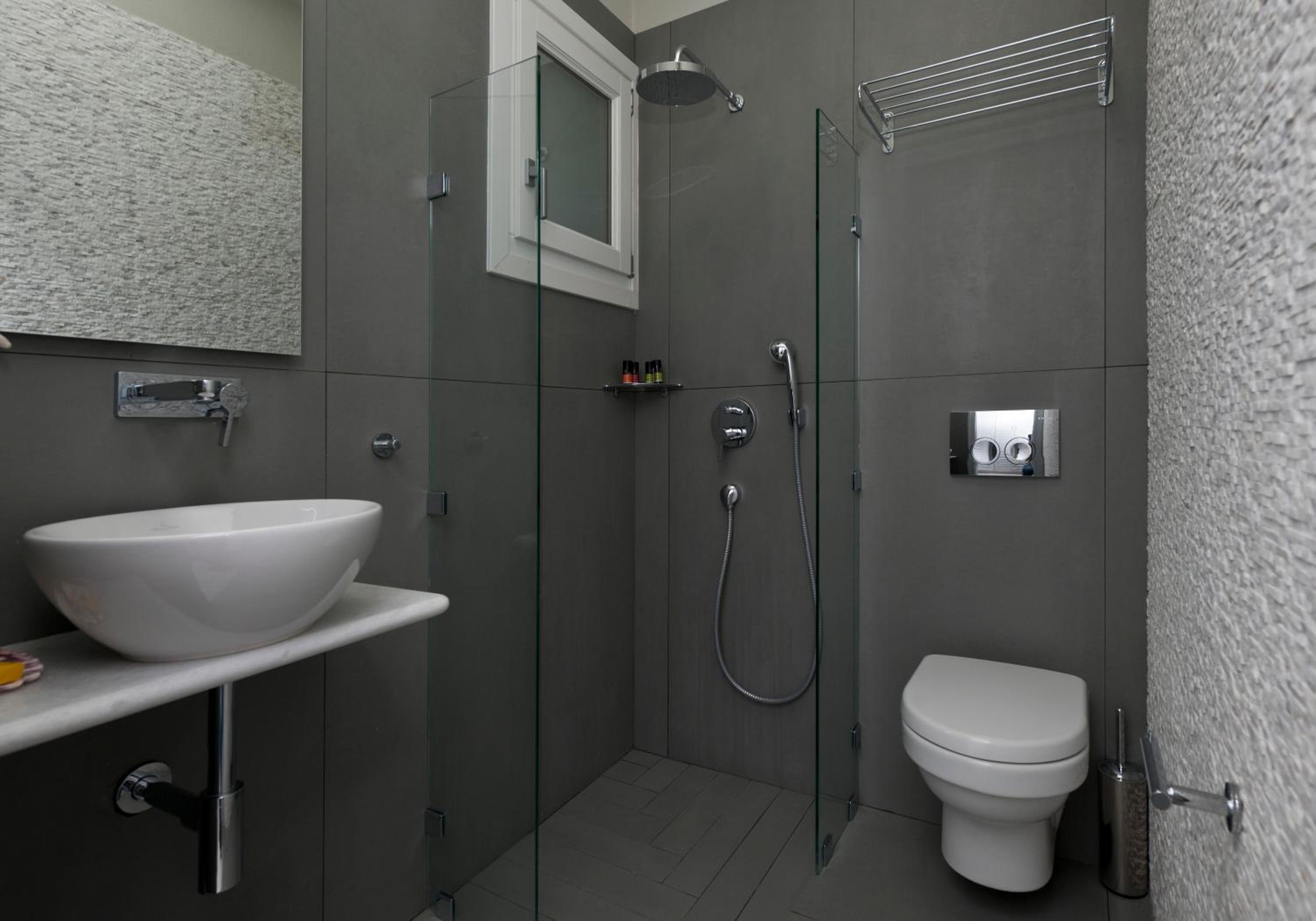One-Bedroom Apartment - Photo 6