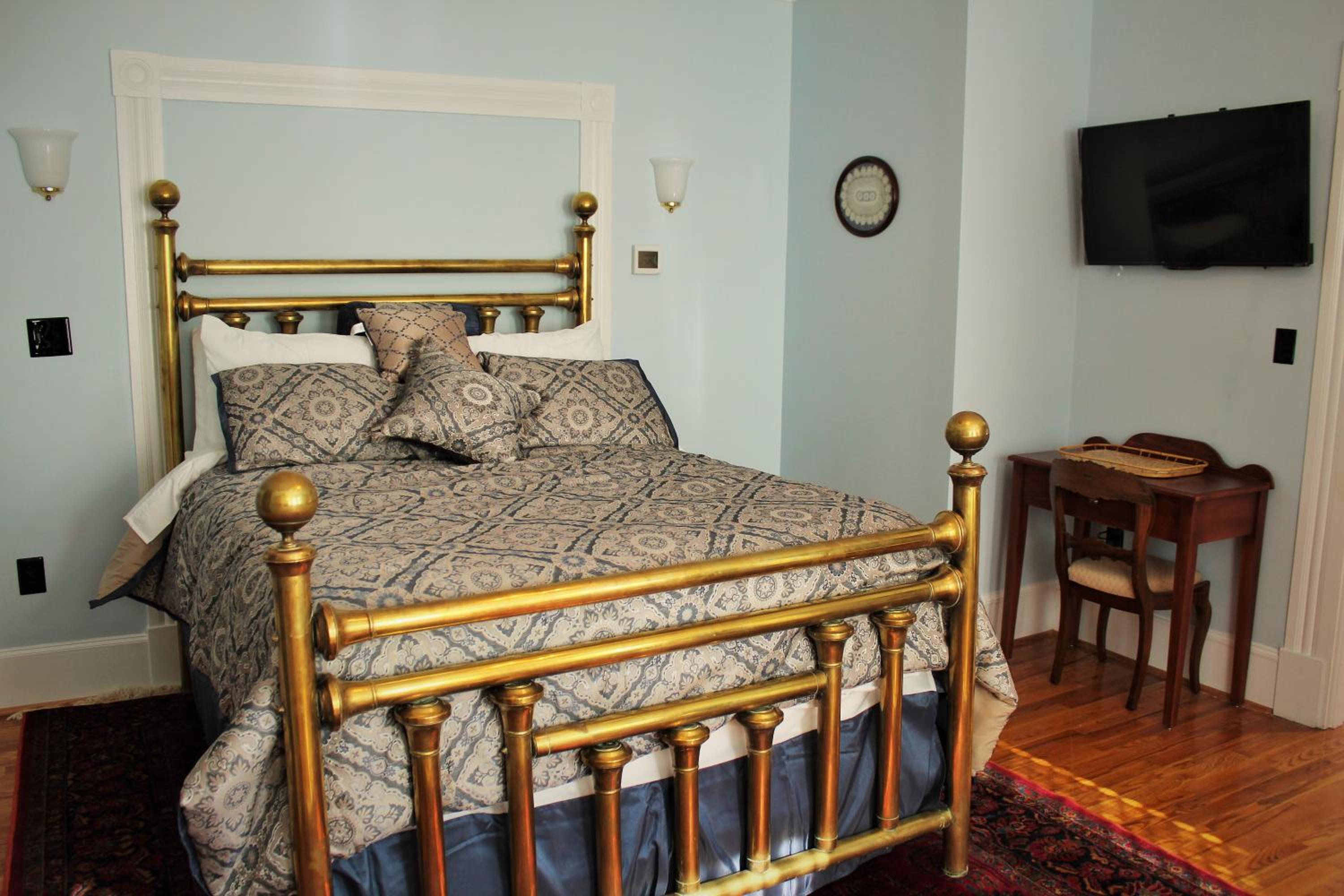 Superior Queen Room - Blue Ridge - Photo 1