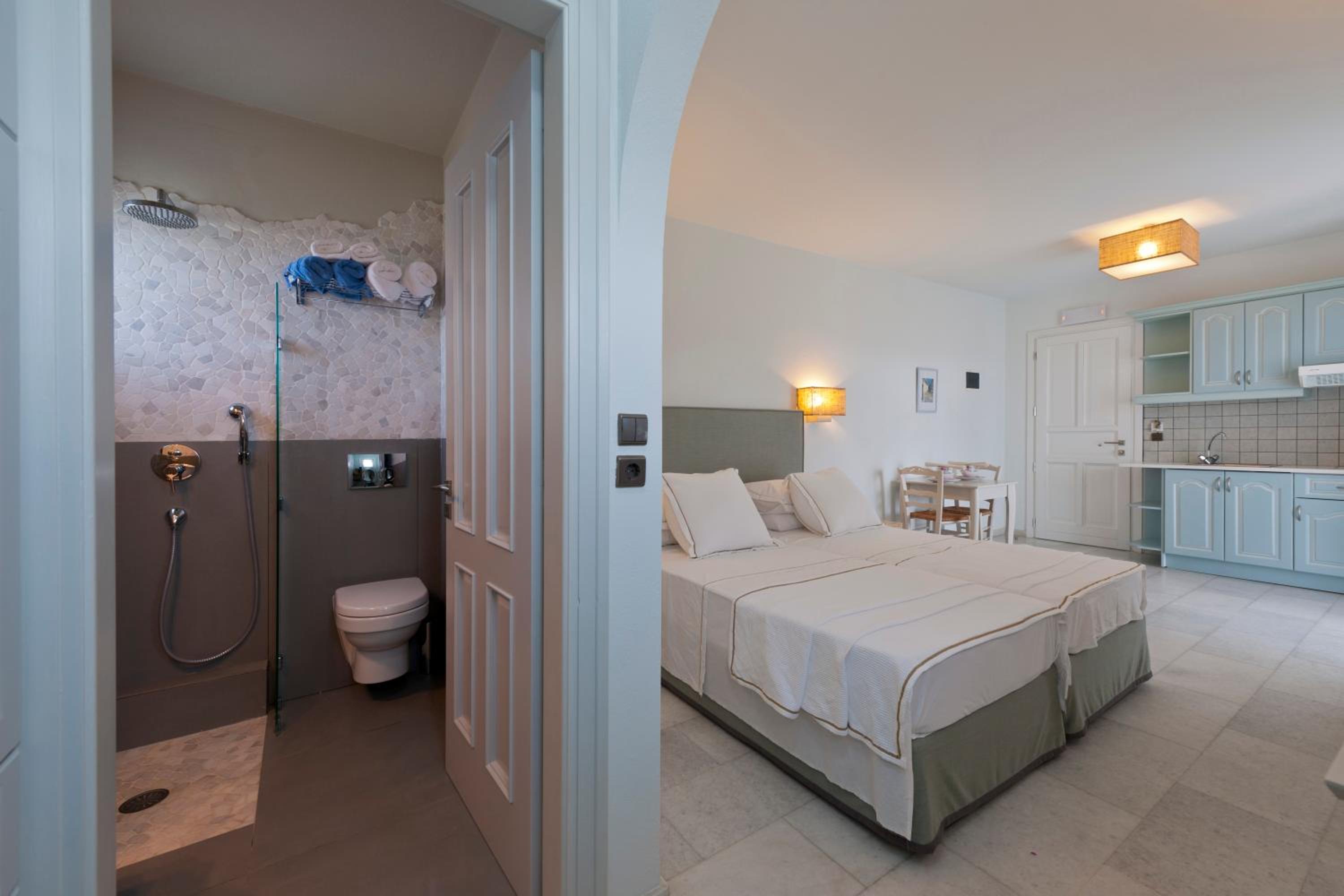 Deluxe Double or Twin Room with Balcony - Photo 4
