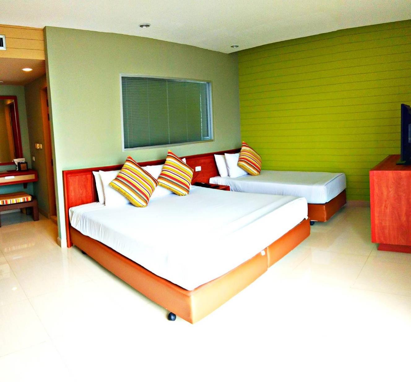 One-Bedroom Suite - Photo 8