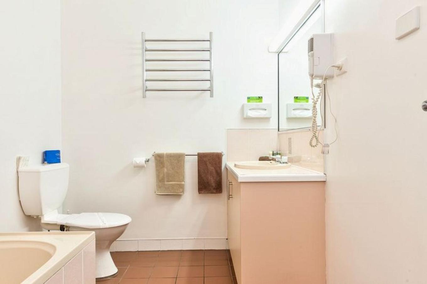 Queen Room with Spa Bath photo 2