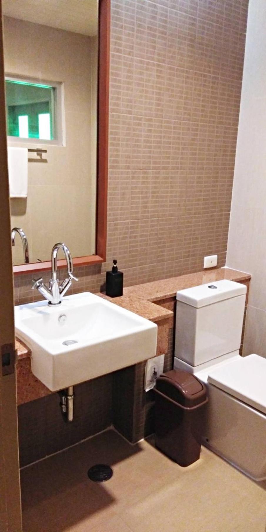 One-Bedroom Suite - Photo 3