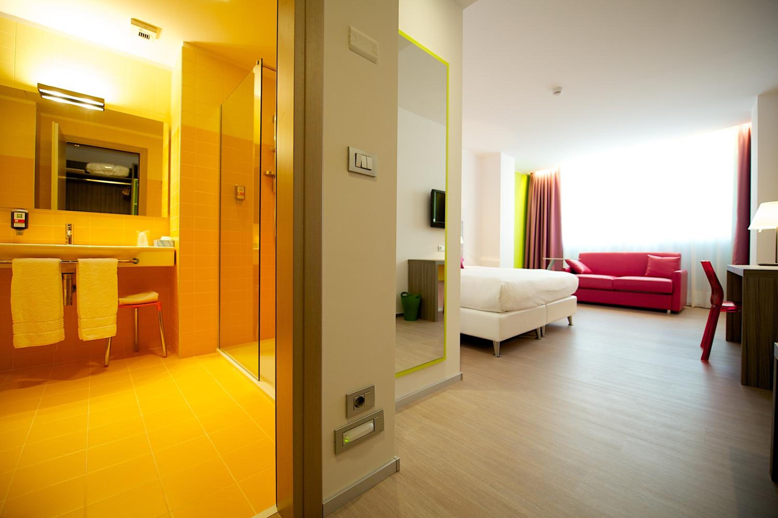 Twin Room - Photo 1