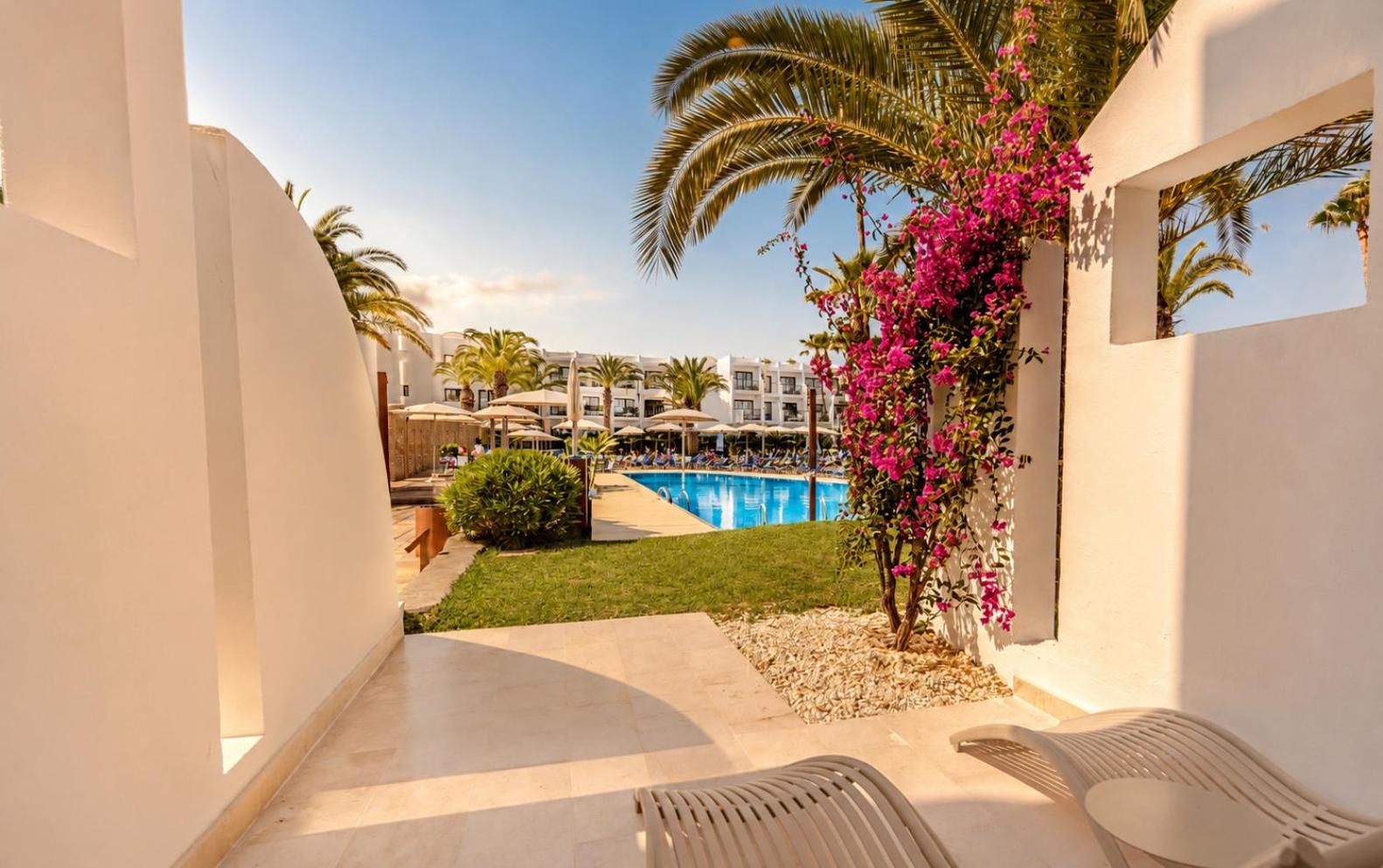 Premium Superior Poolside