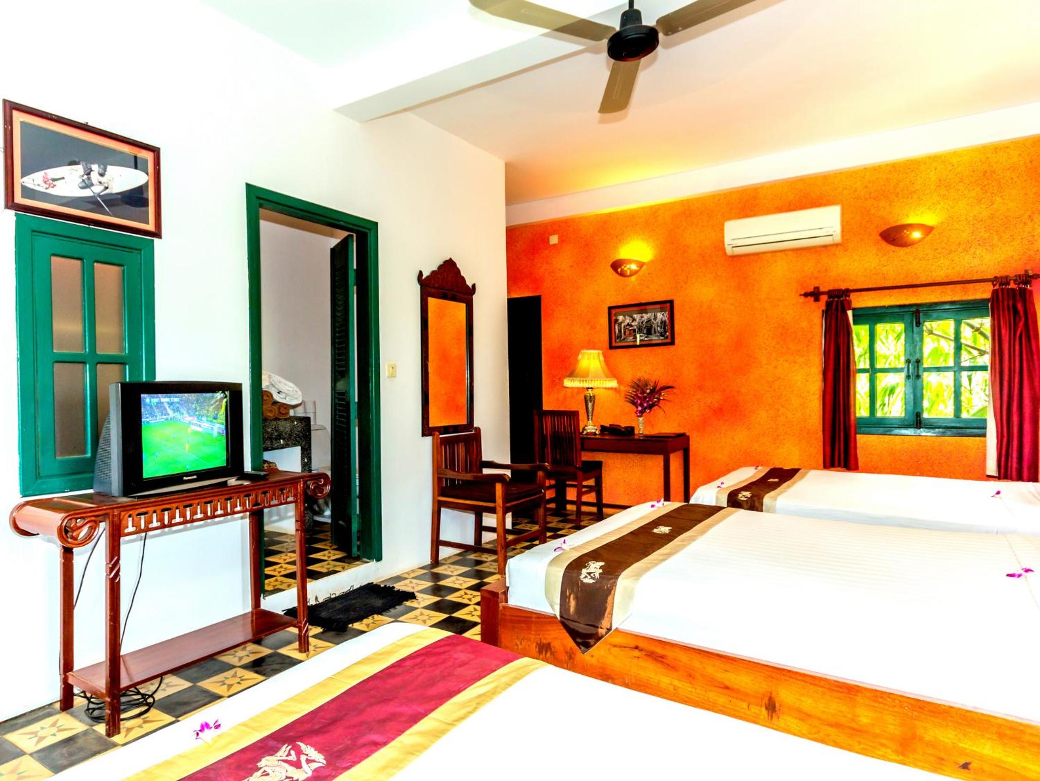 Triple Room with Pool View - Photo 5