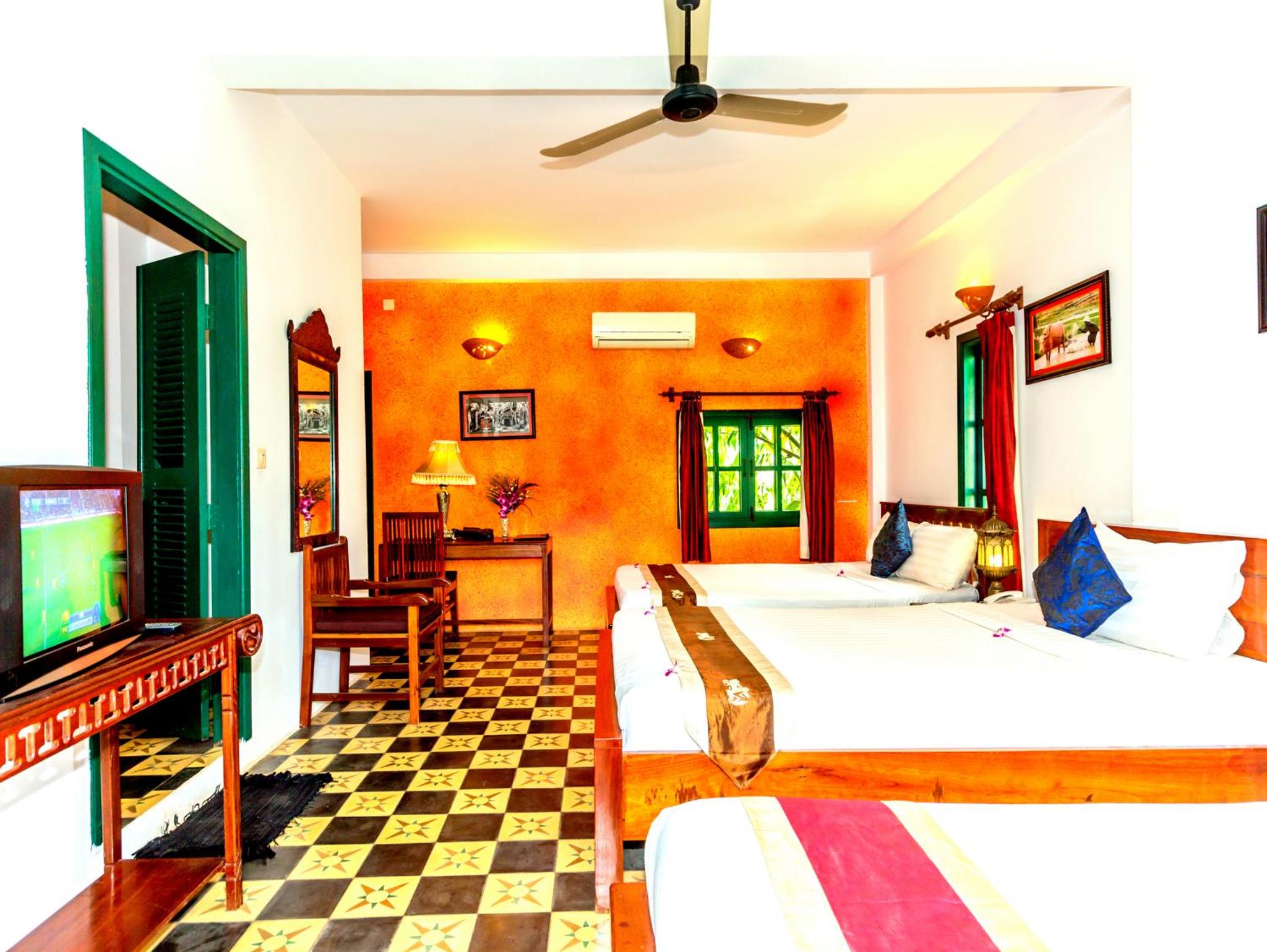 Triple Room with Pool View - Photo 1