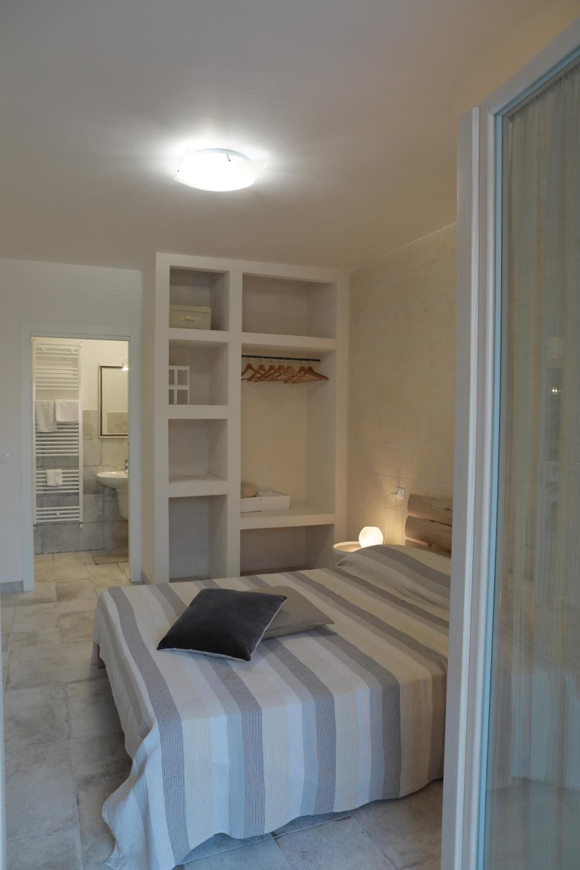 Apartment with pool photo 1