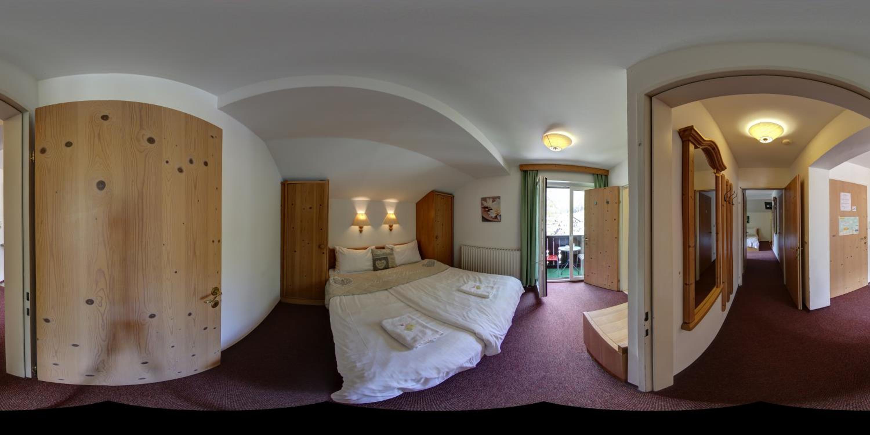 Two-Bedroom Apartment with Balcony photo 1