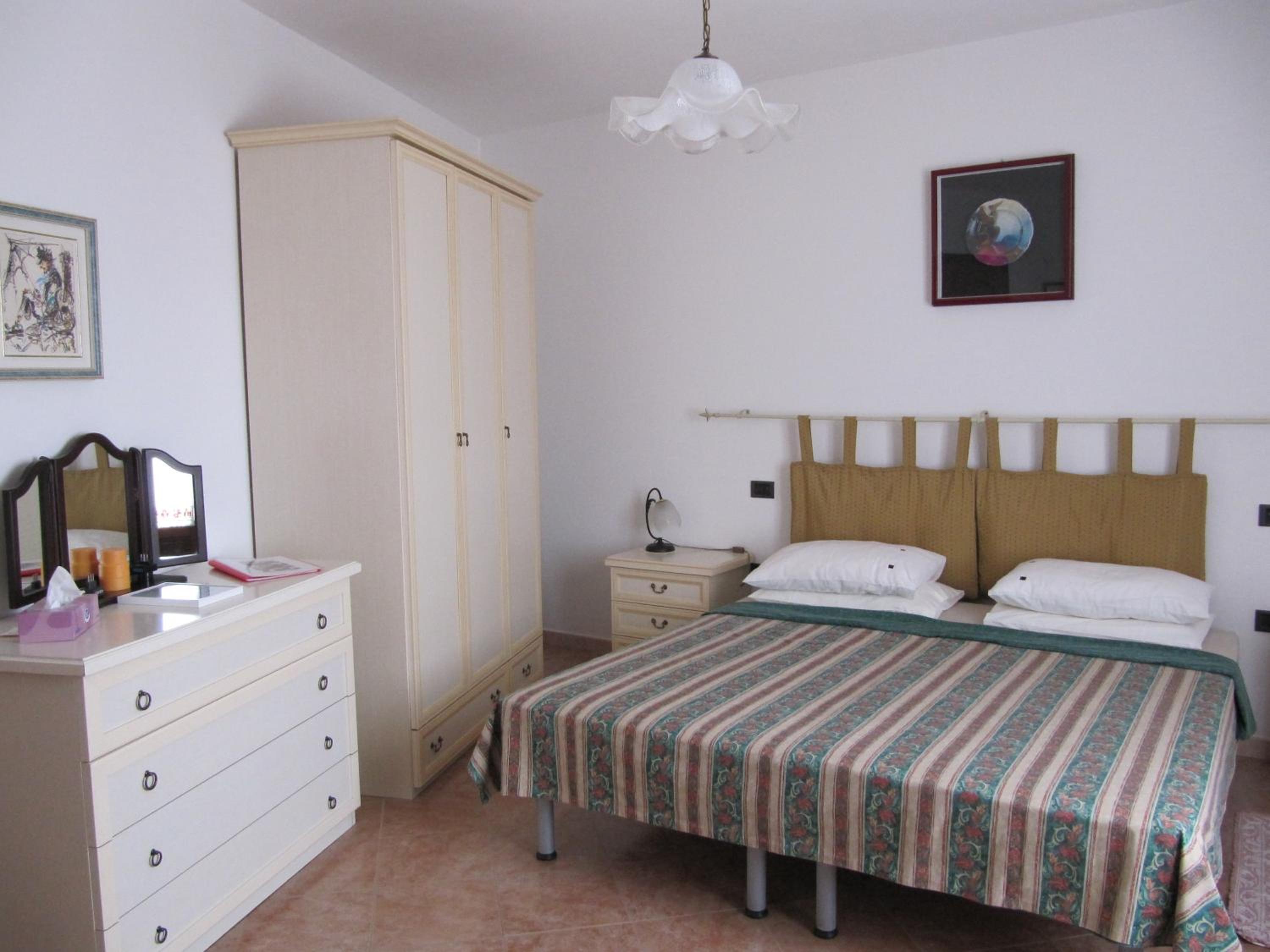 Double or Twin Room with Private Bathroom photo 1