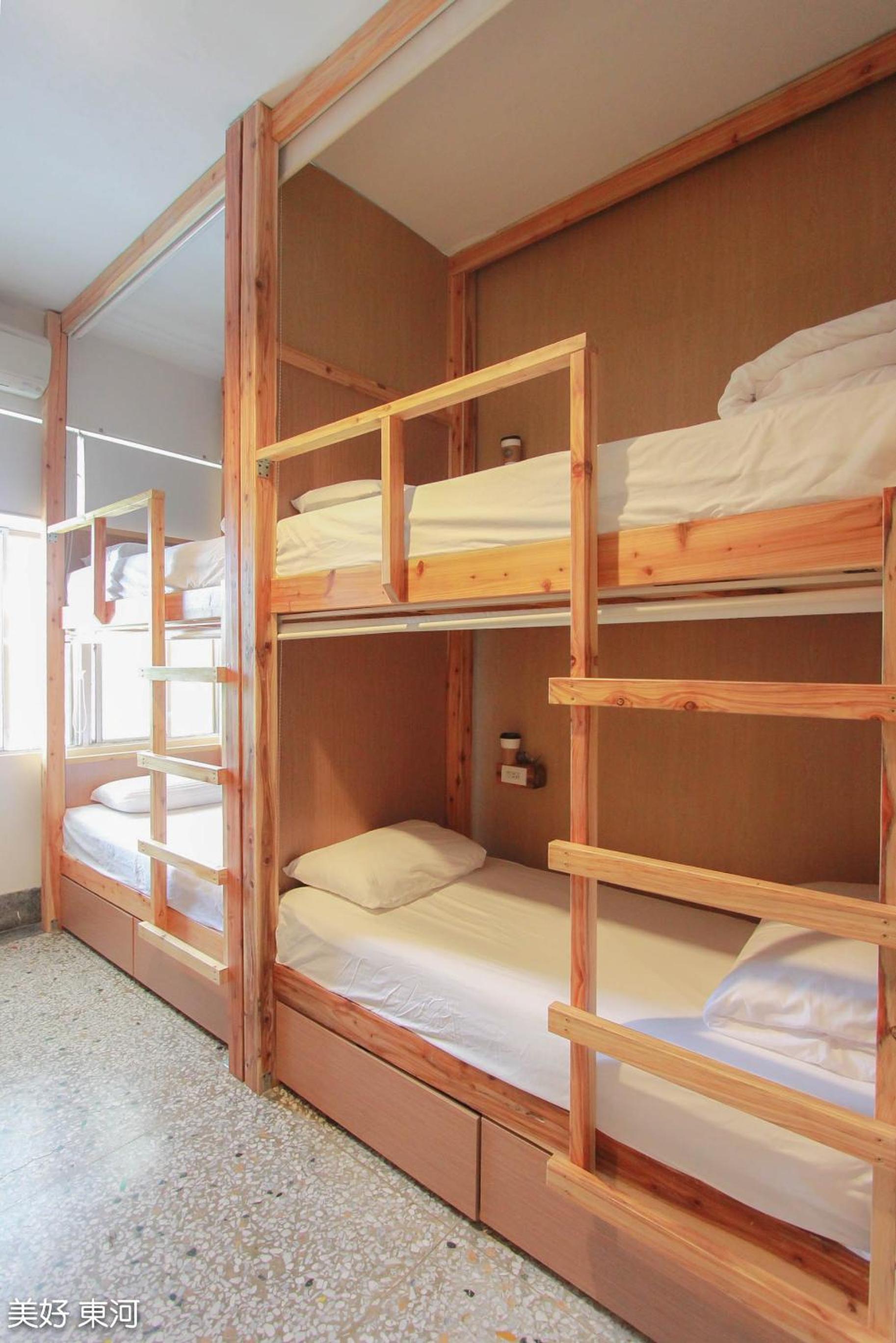 Bunk Bed in Mixed Dormitory Room