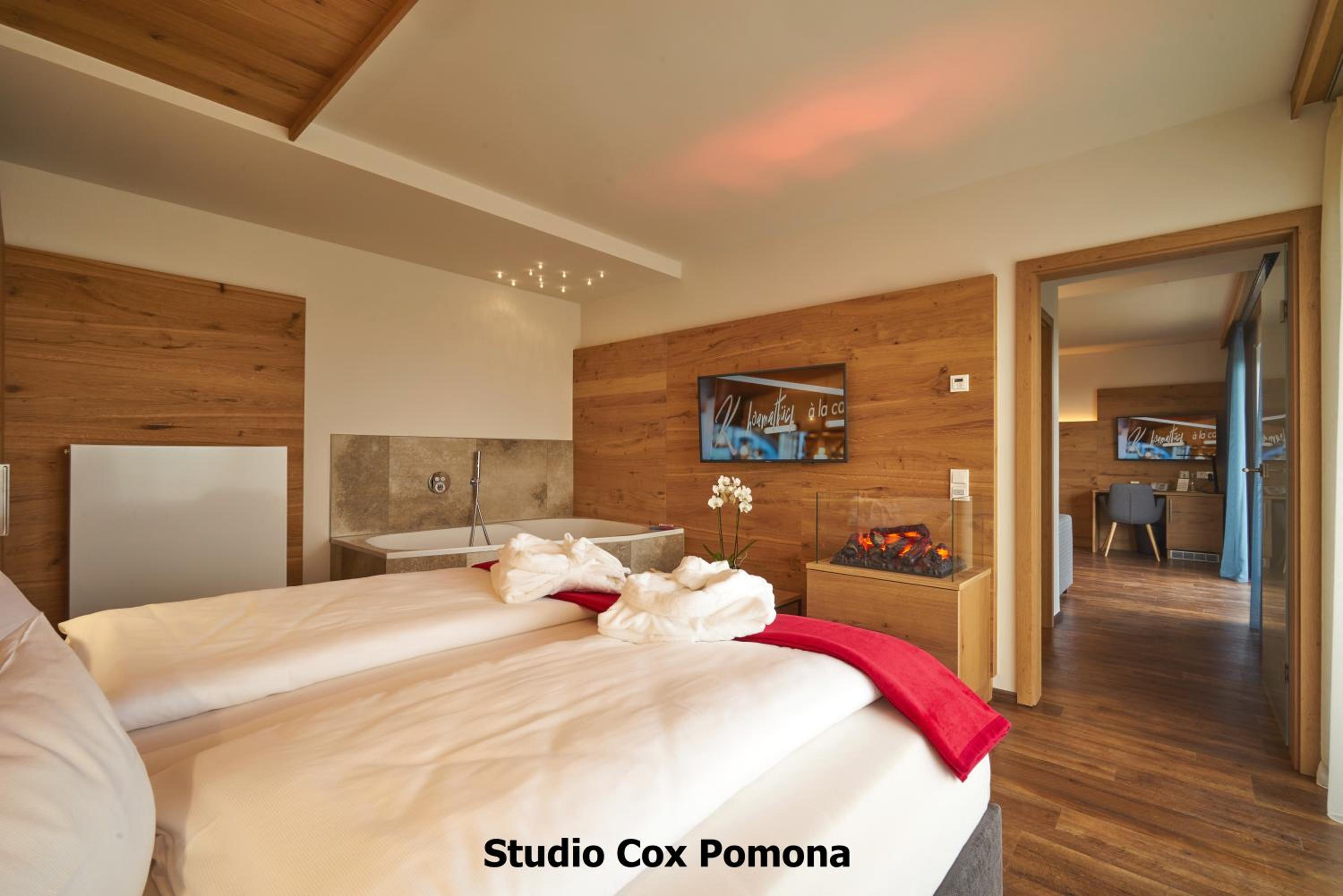 Studio with Balcony - Photo 1