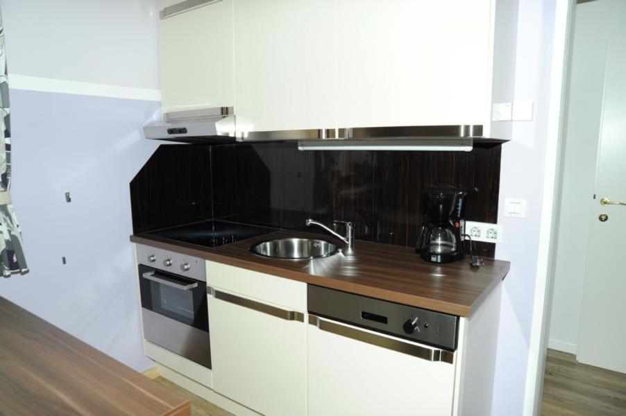 Studio Apartment with Terrace photo 3