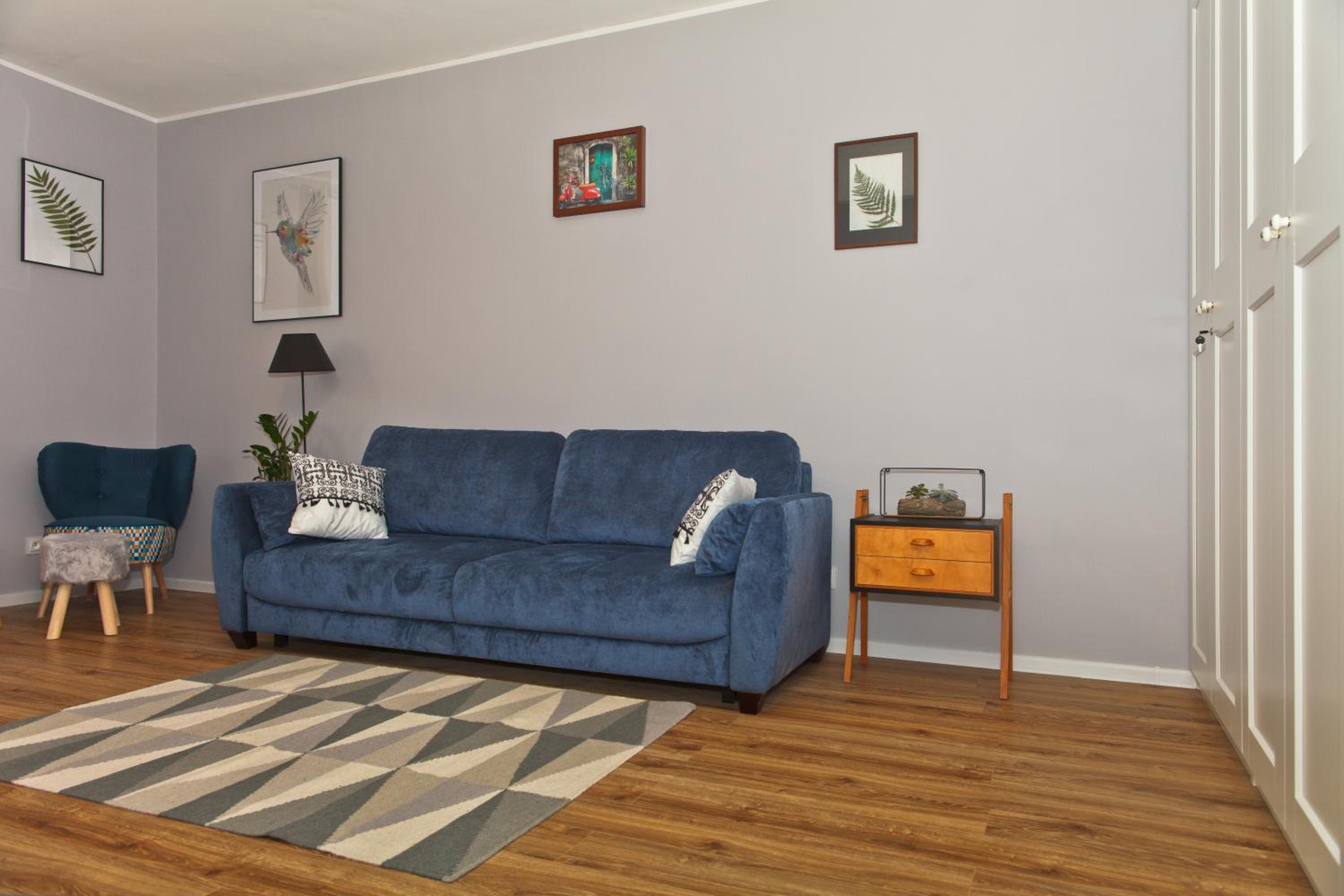 One-Bedroom Apartment photo 2