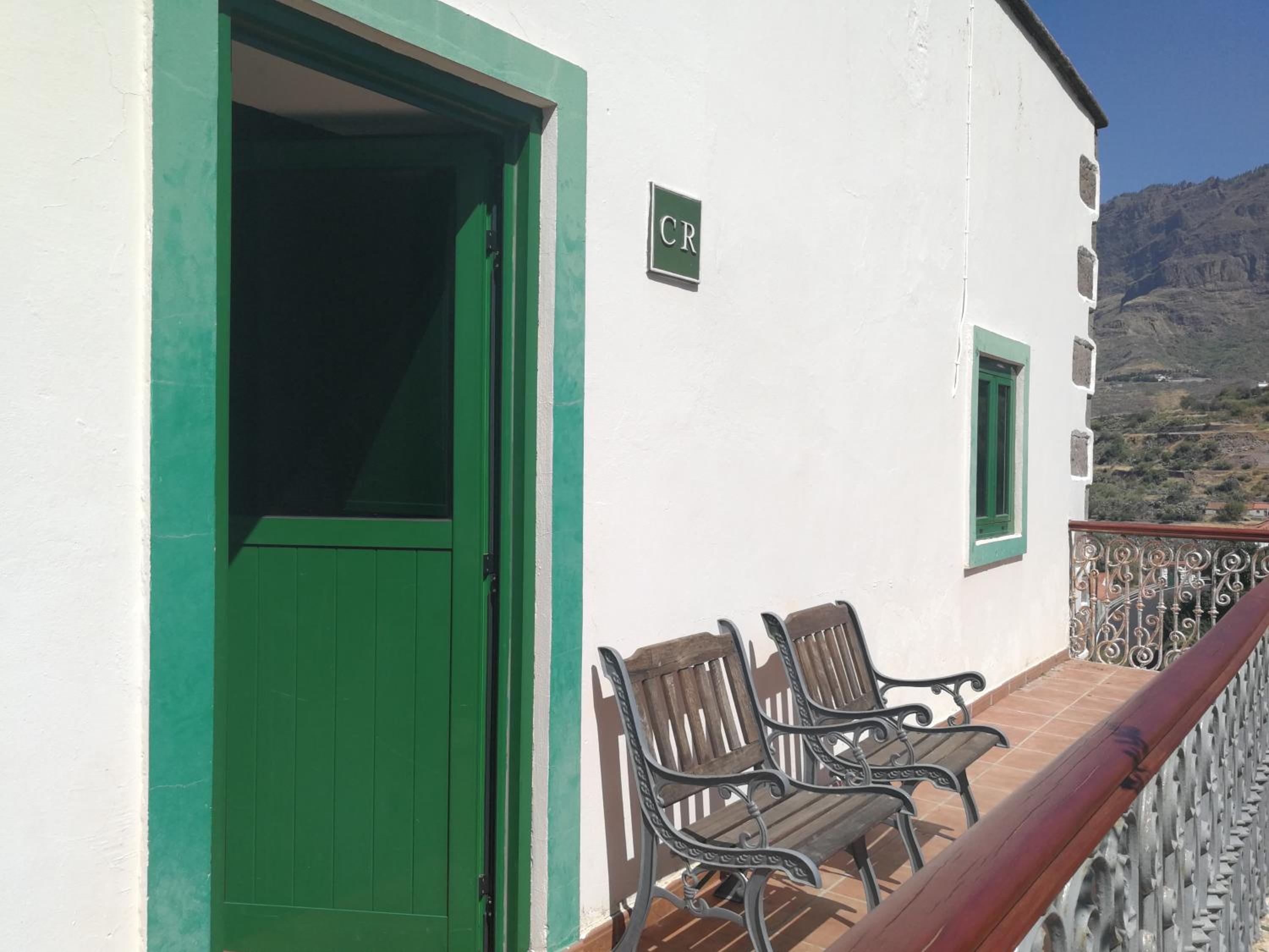 Two-Bedroom Apartment with Balcony photo 2