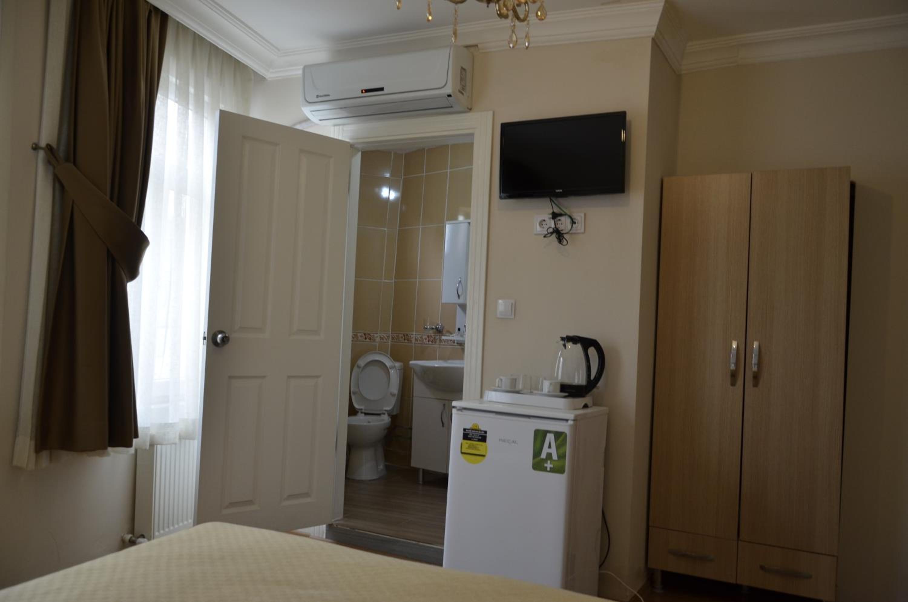 Superior Double or Twin Room photo 3