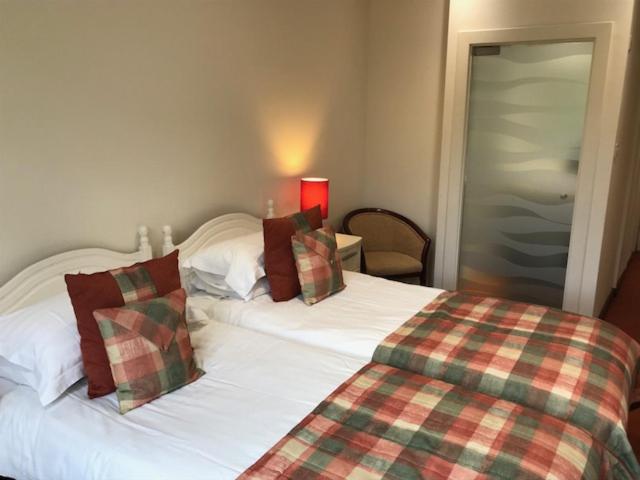 Self Catering Twin, Room only