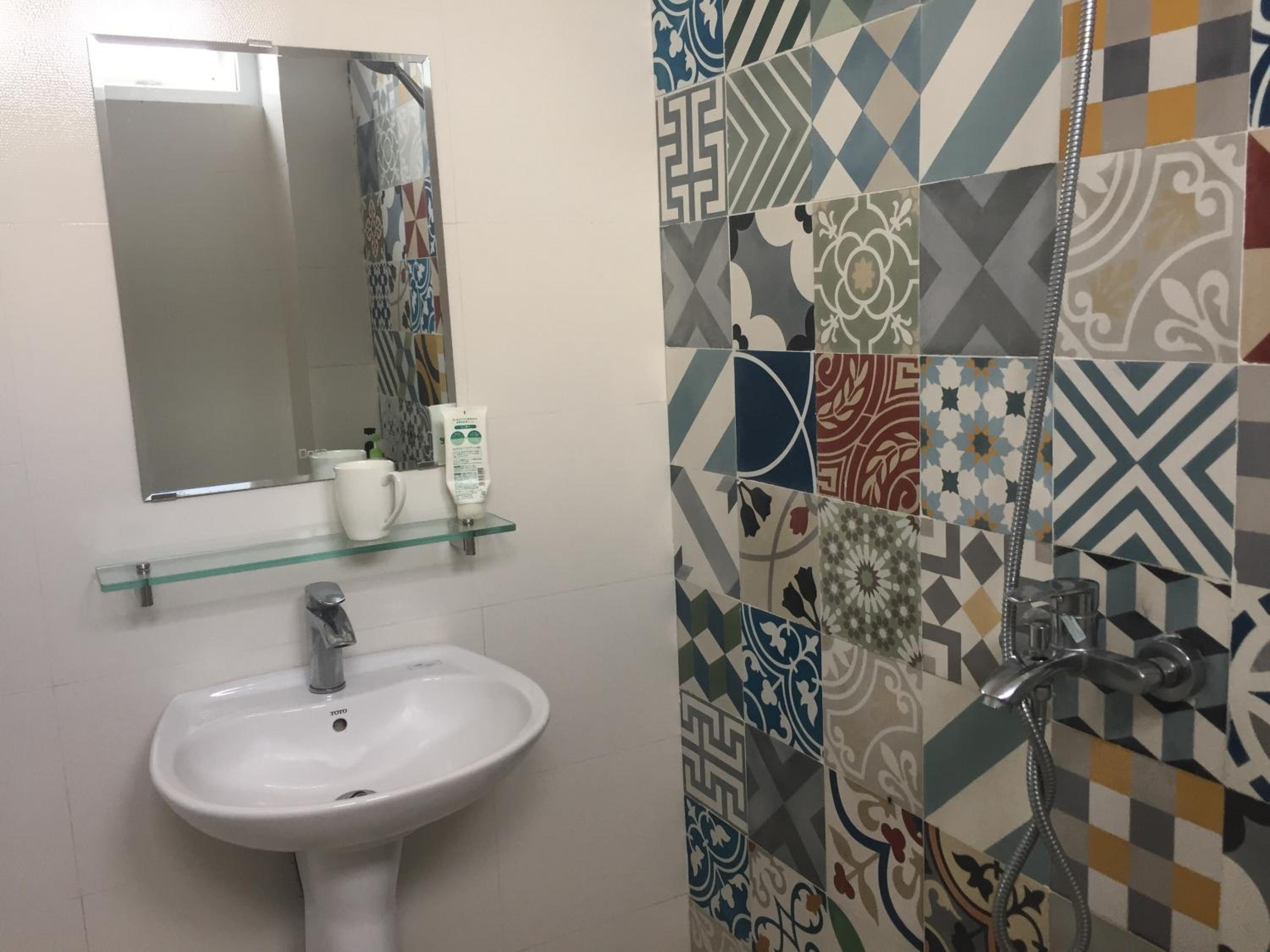 Family Room with Private Bathroom photo 2