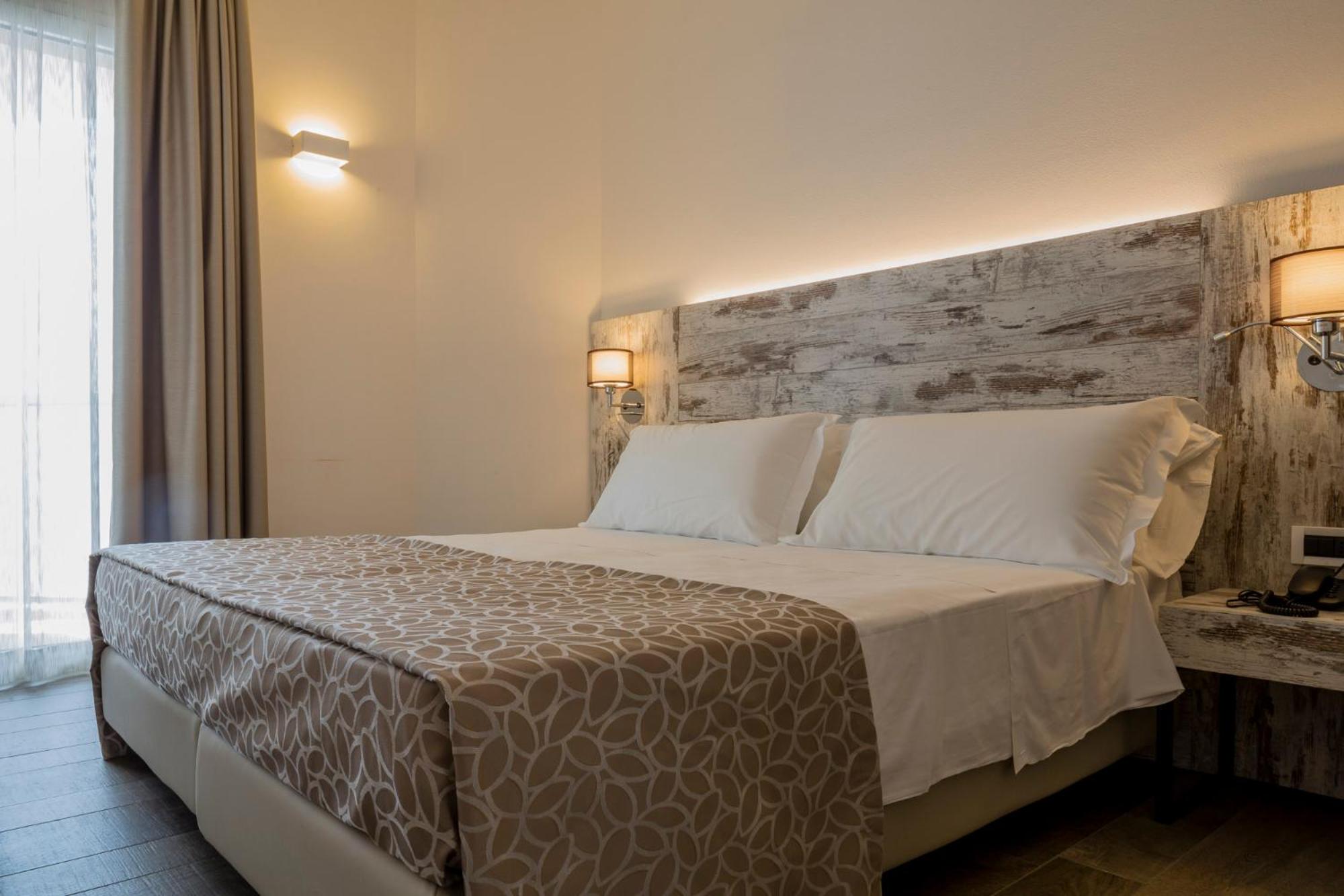 Apartment with Sea View - Photo 5
