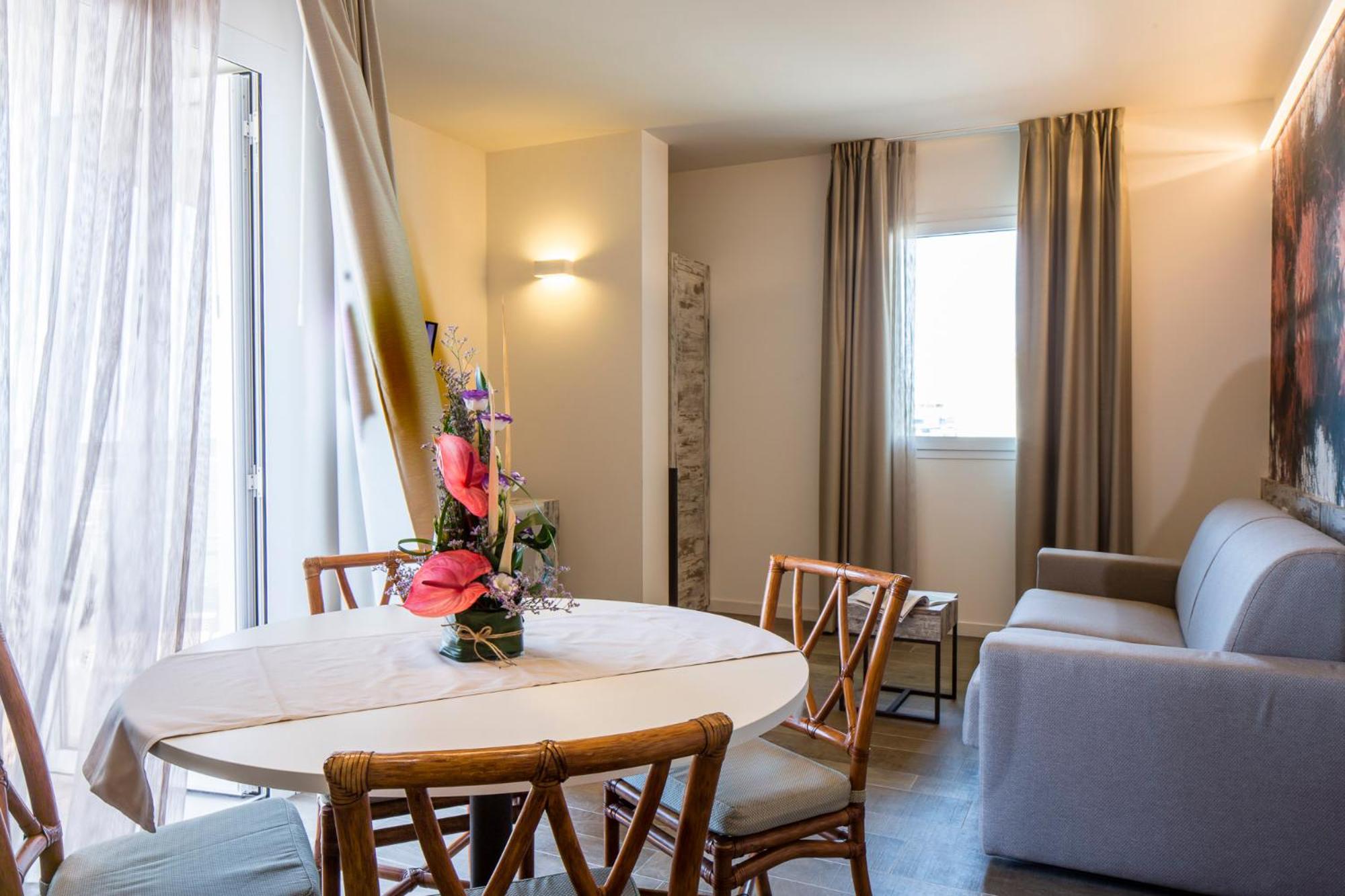 Apartment with Sea View - Photo 2