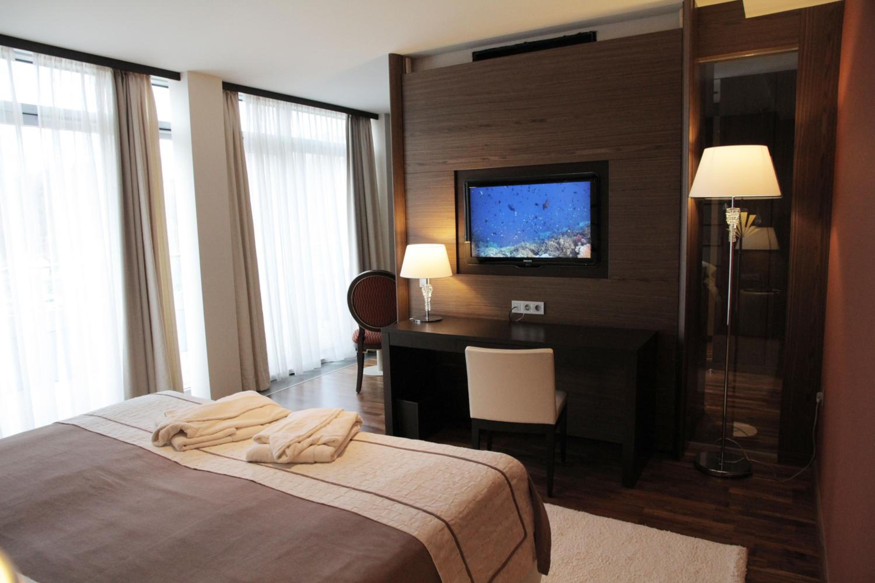 Deluxe Double Room - Photo 15