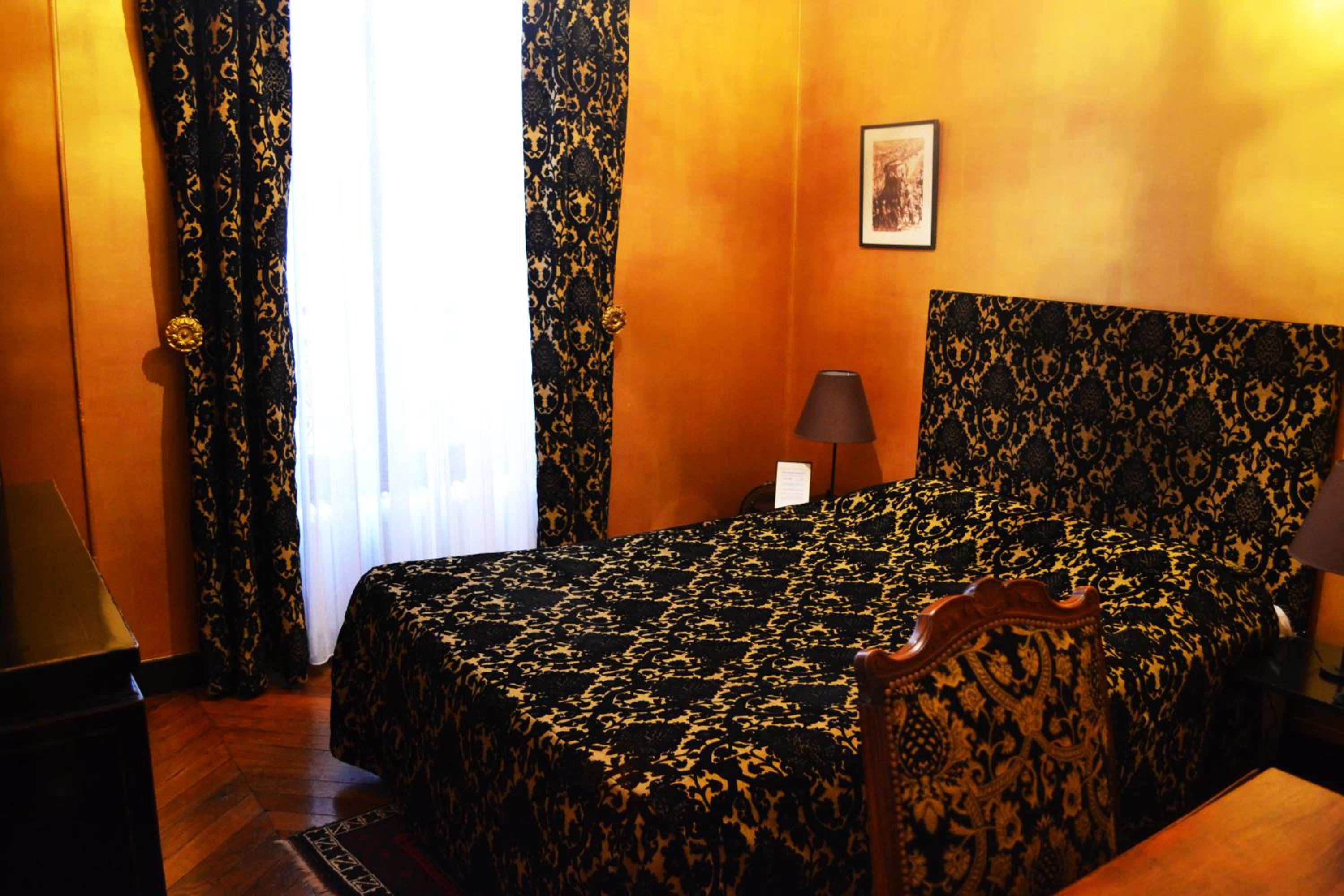 Standard Double Room photo 3