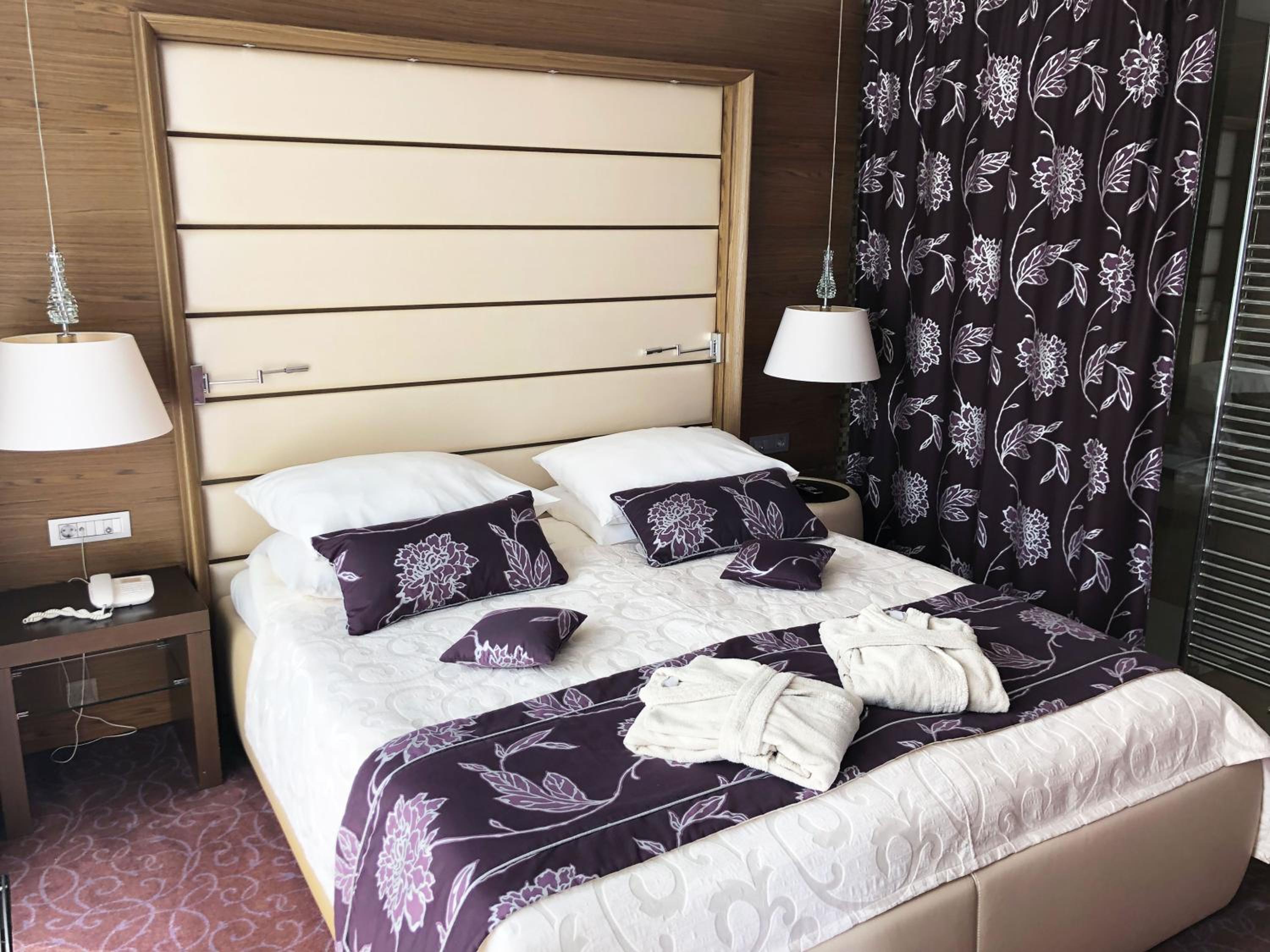 Deluxe Double Room - Photo 8