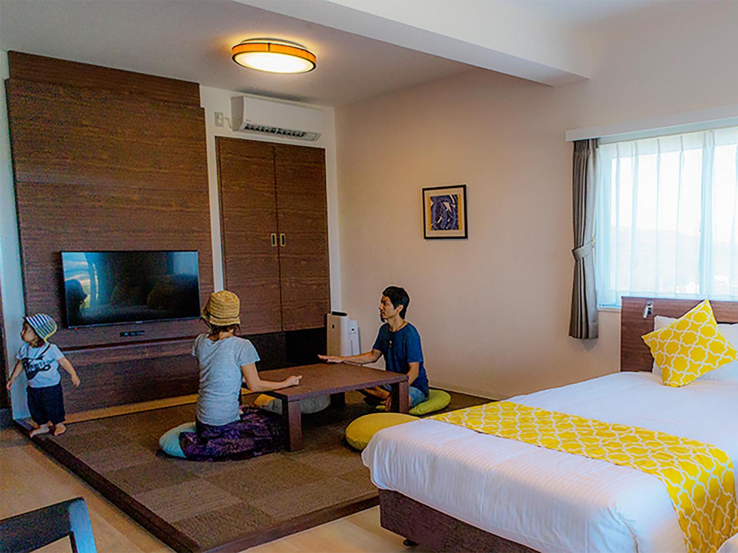 Standard Twin Room with Partial Ocean VIew photo 2
