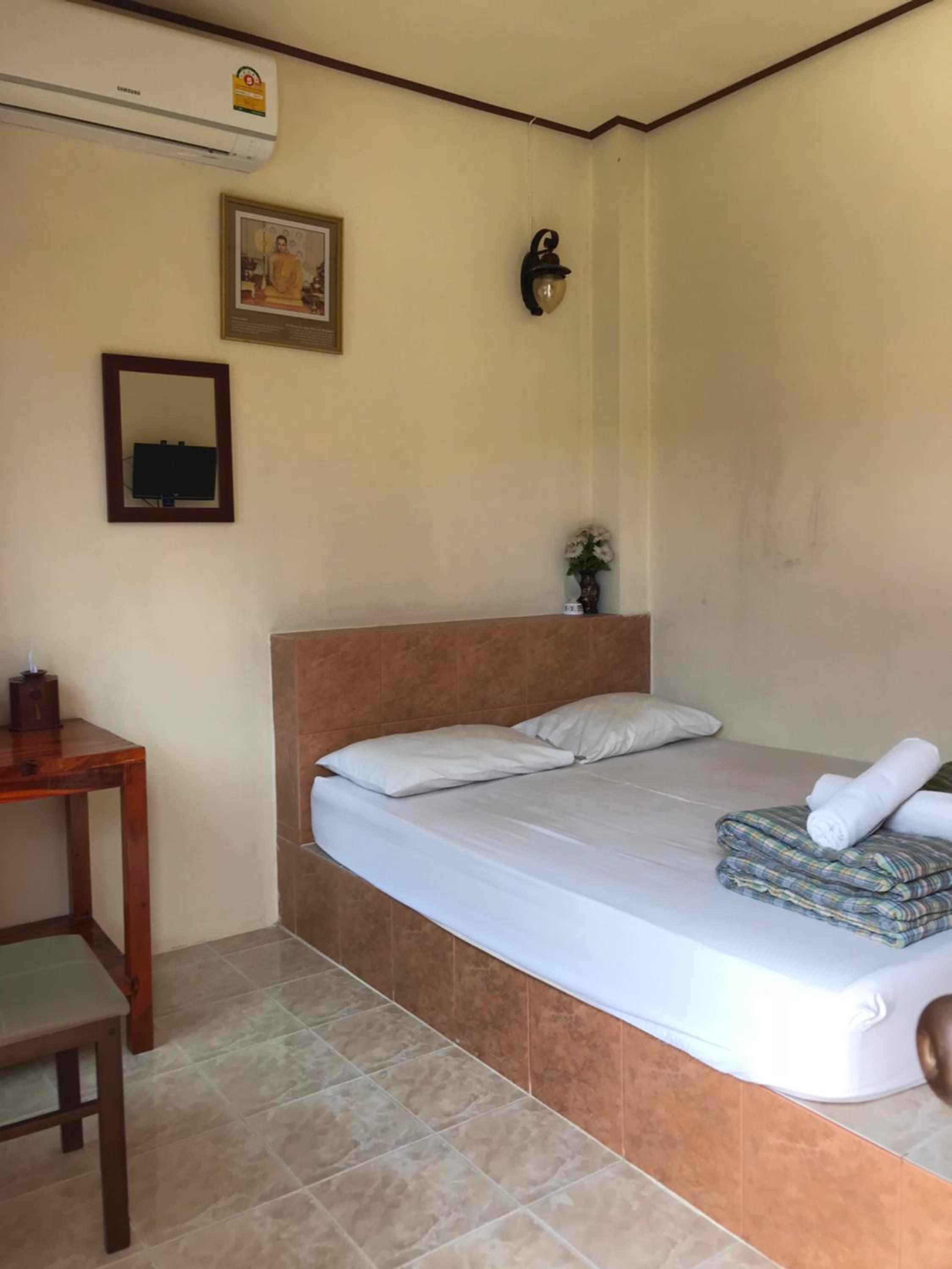 Budget Double Room photo 3
