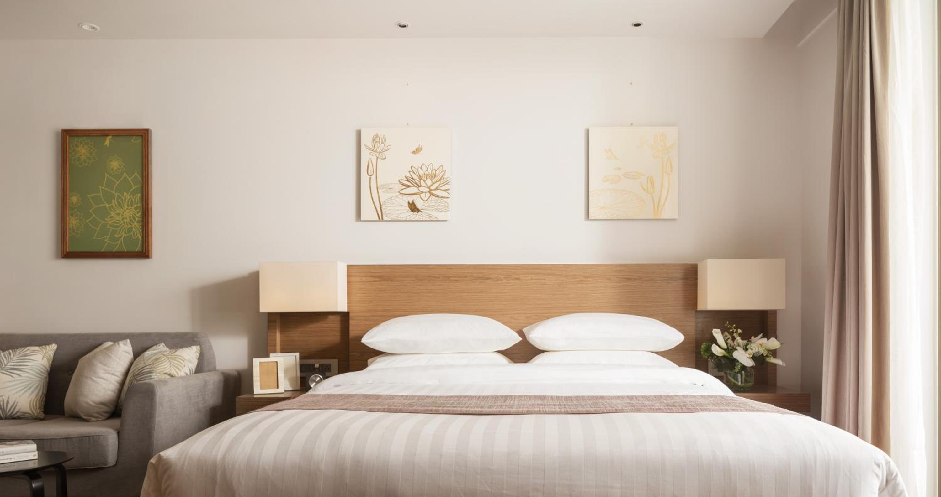 Standard King Room, No Balcony photo 3