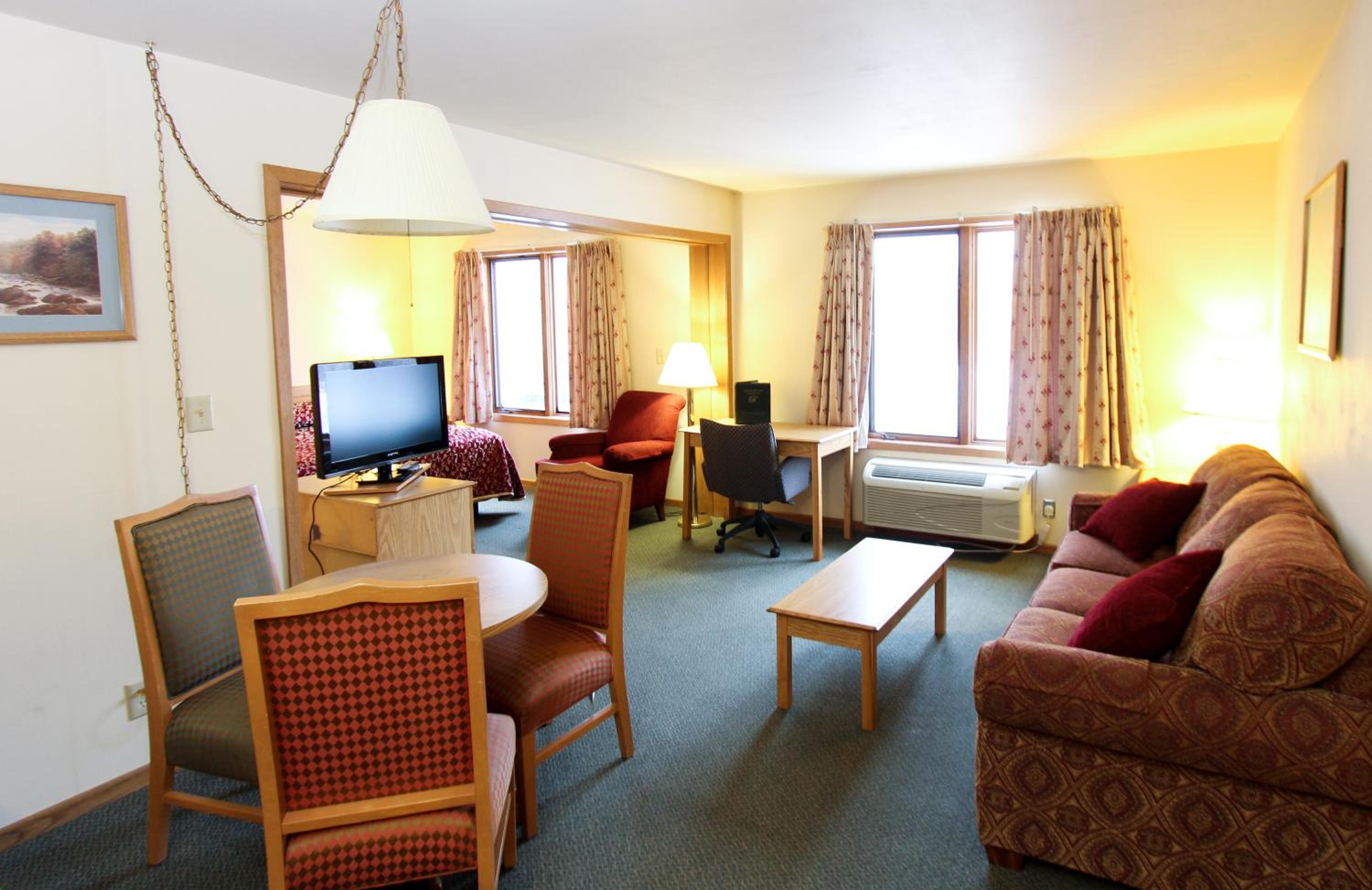 Queen Suite with Two Queen Beds photo 1