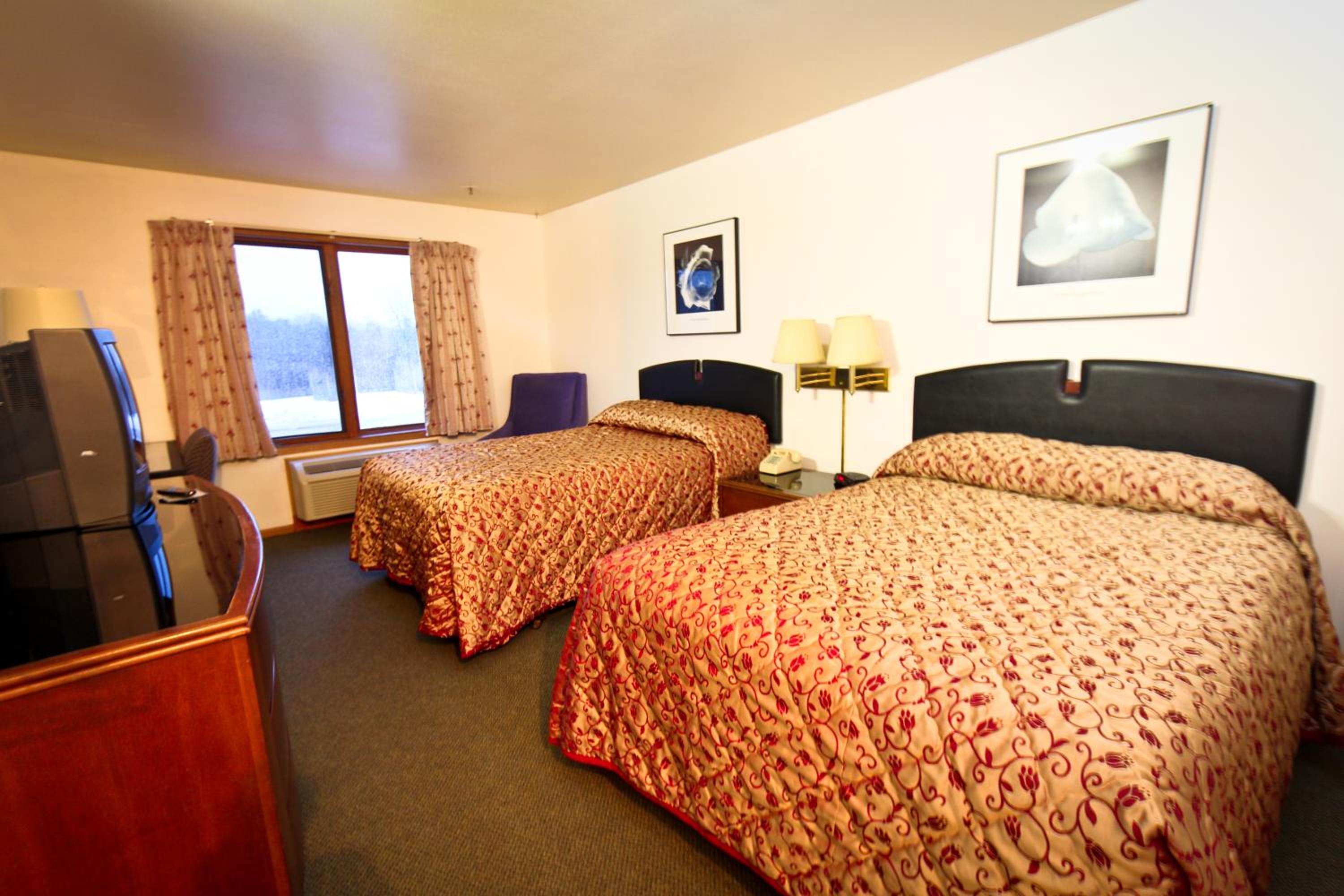 Double Room with Two Double Beds photo 2