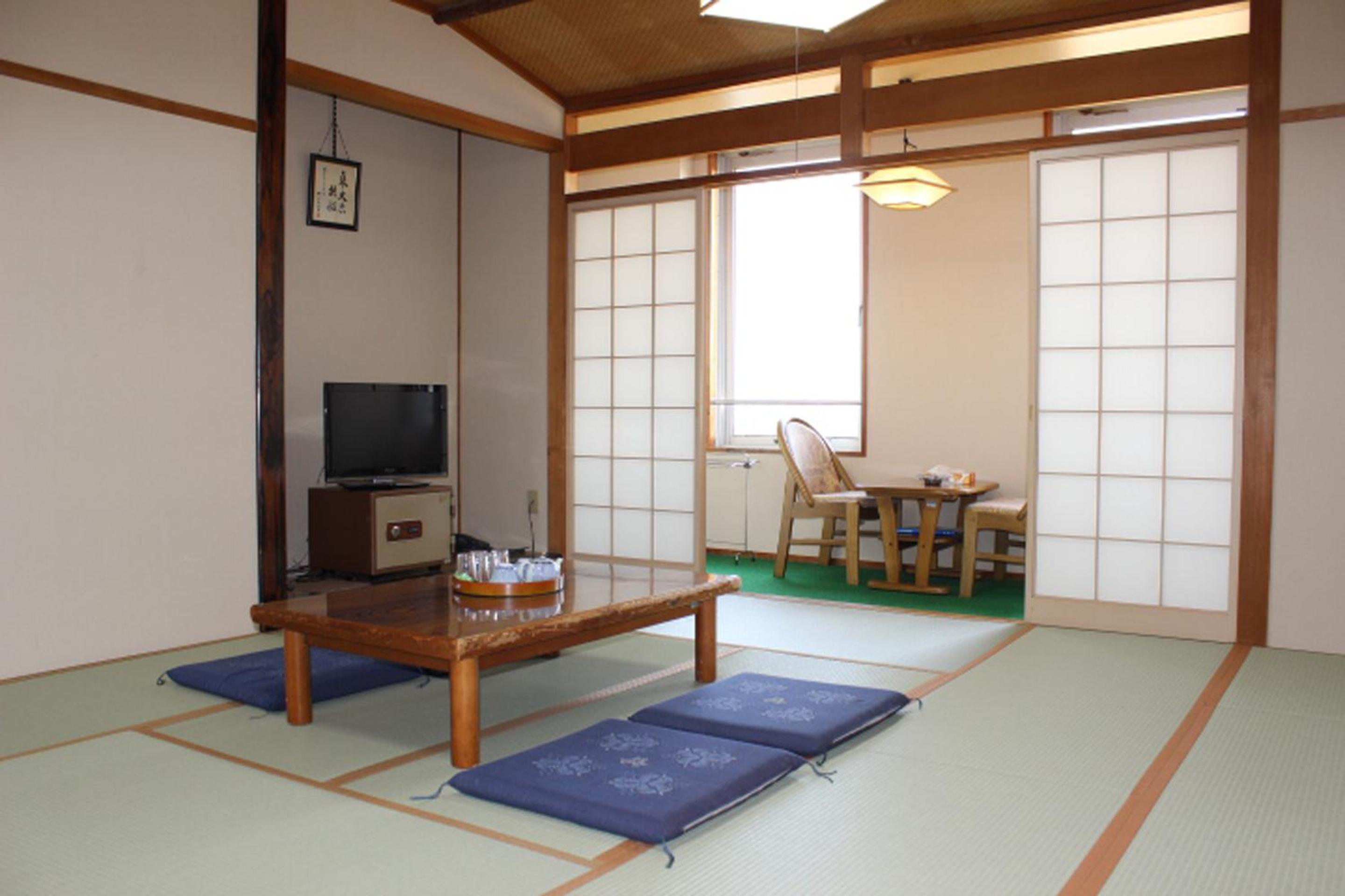 Family Room - Photo 2