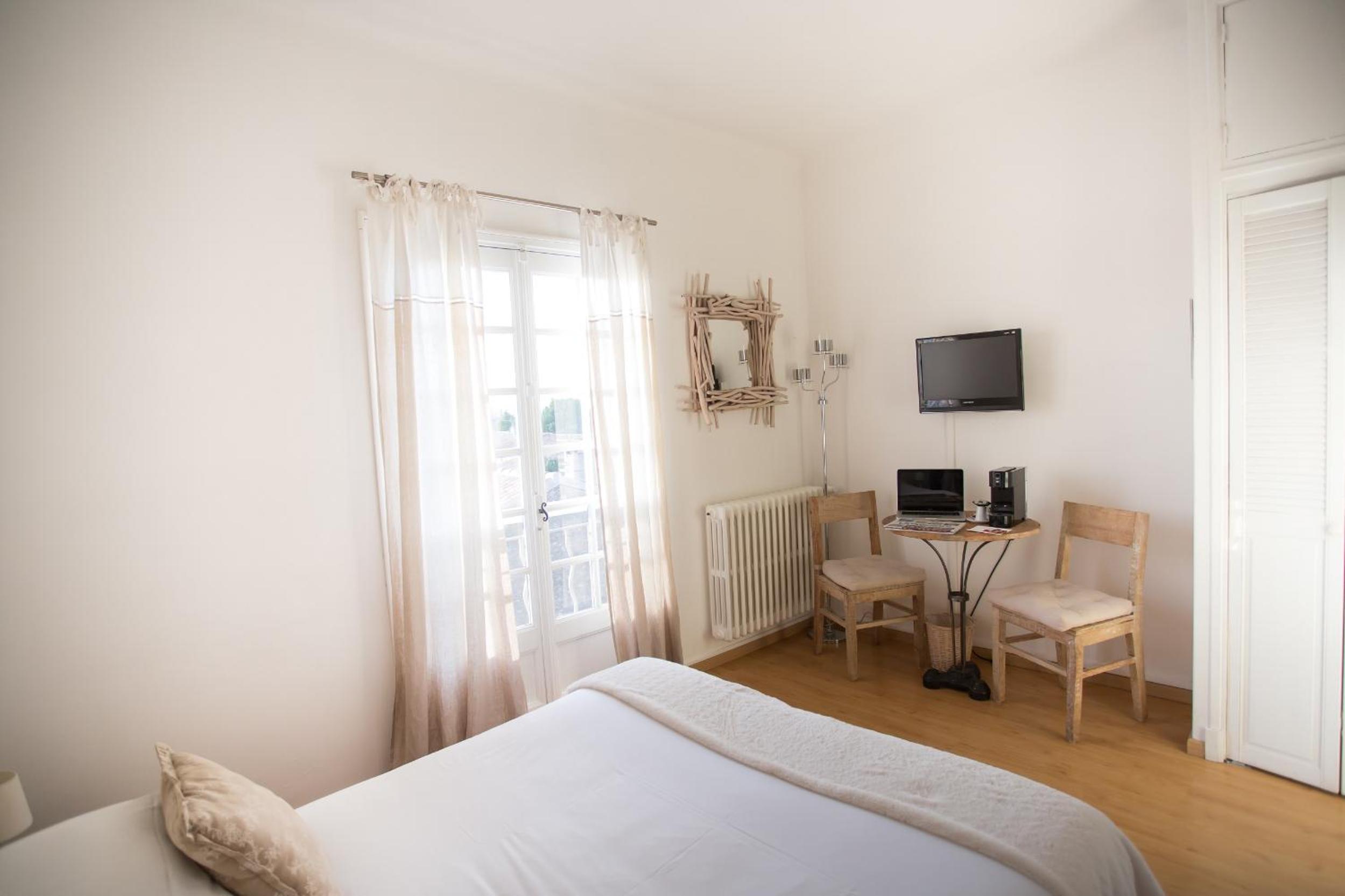 Double Room - Photo 4