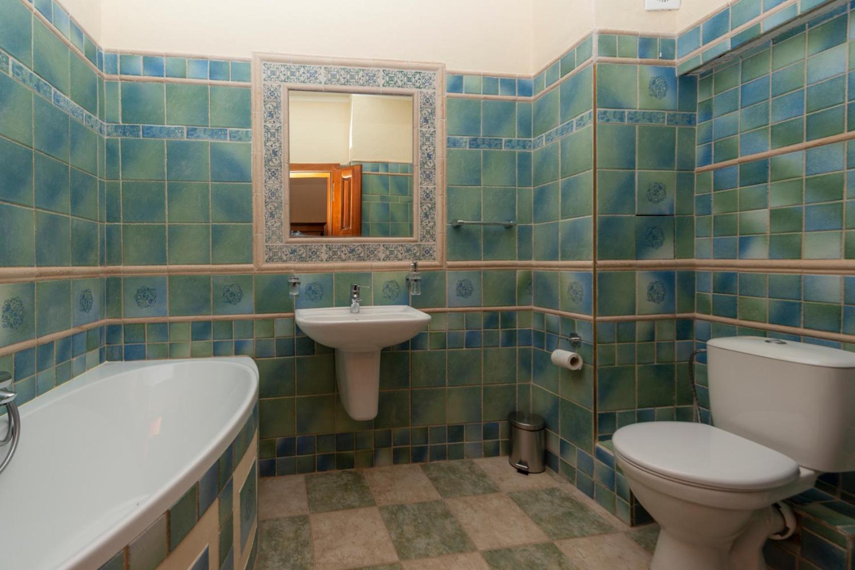 Queen Room - Photo 5
