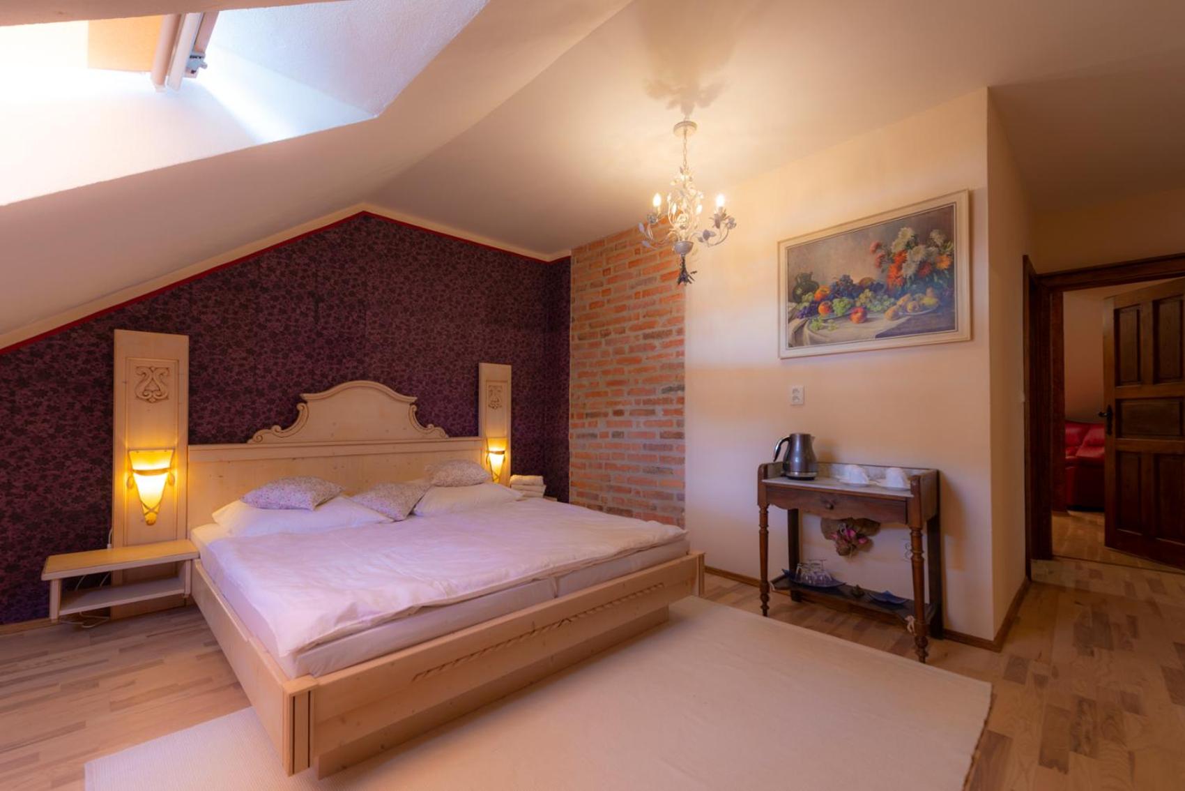 Quadruple Room with Private Bathroom - Photo 3