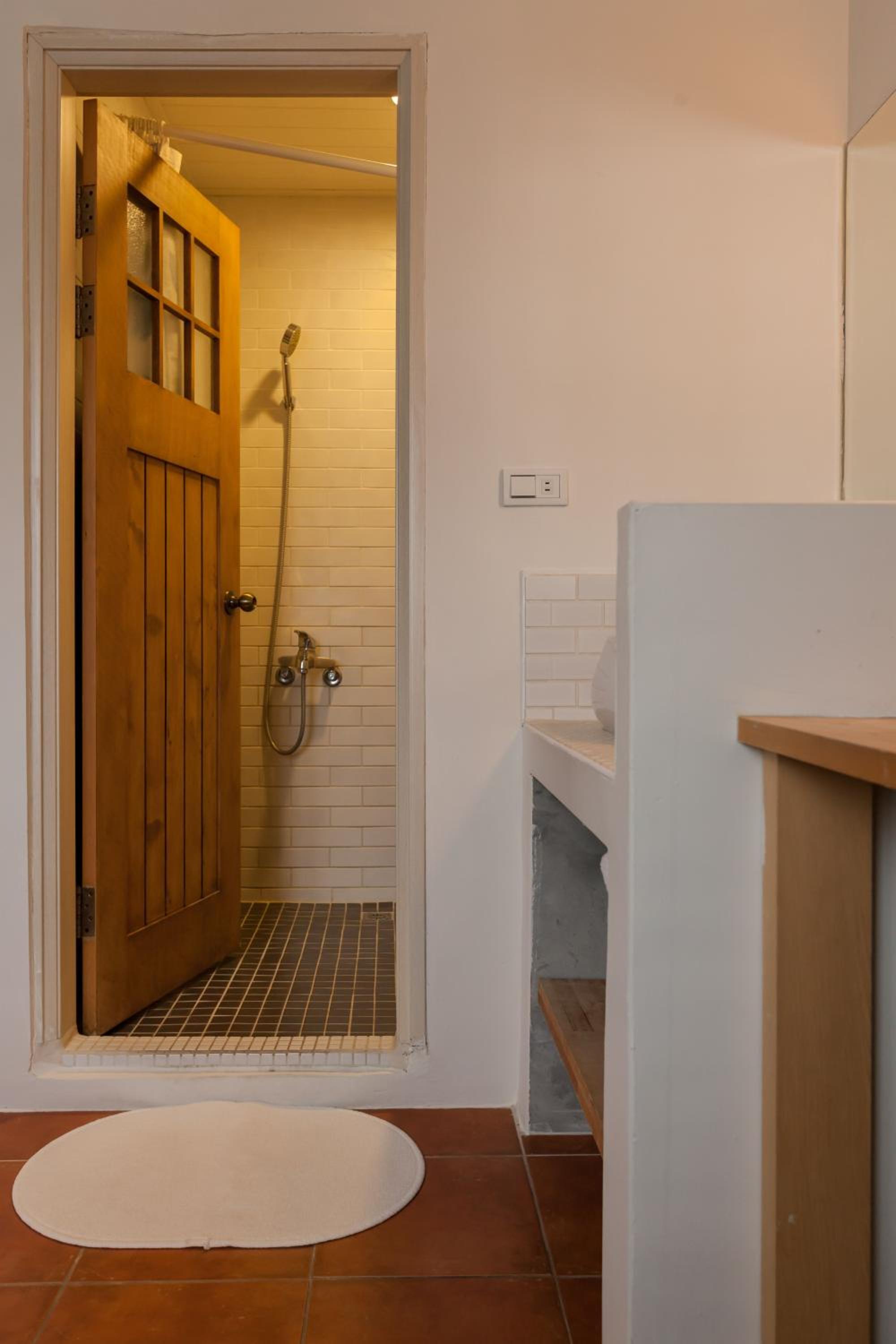 Run Of House(2 Adults) photo 3