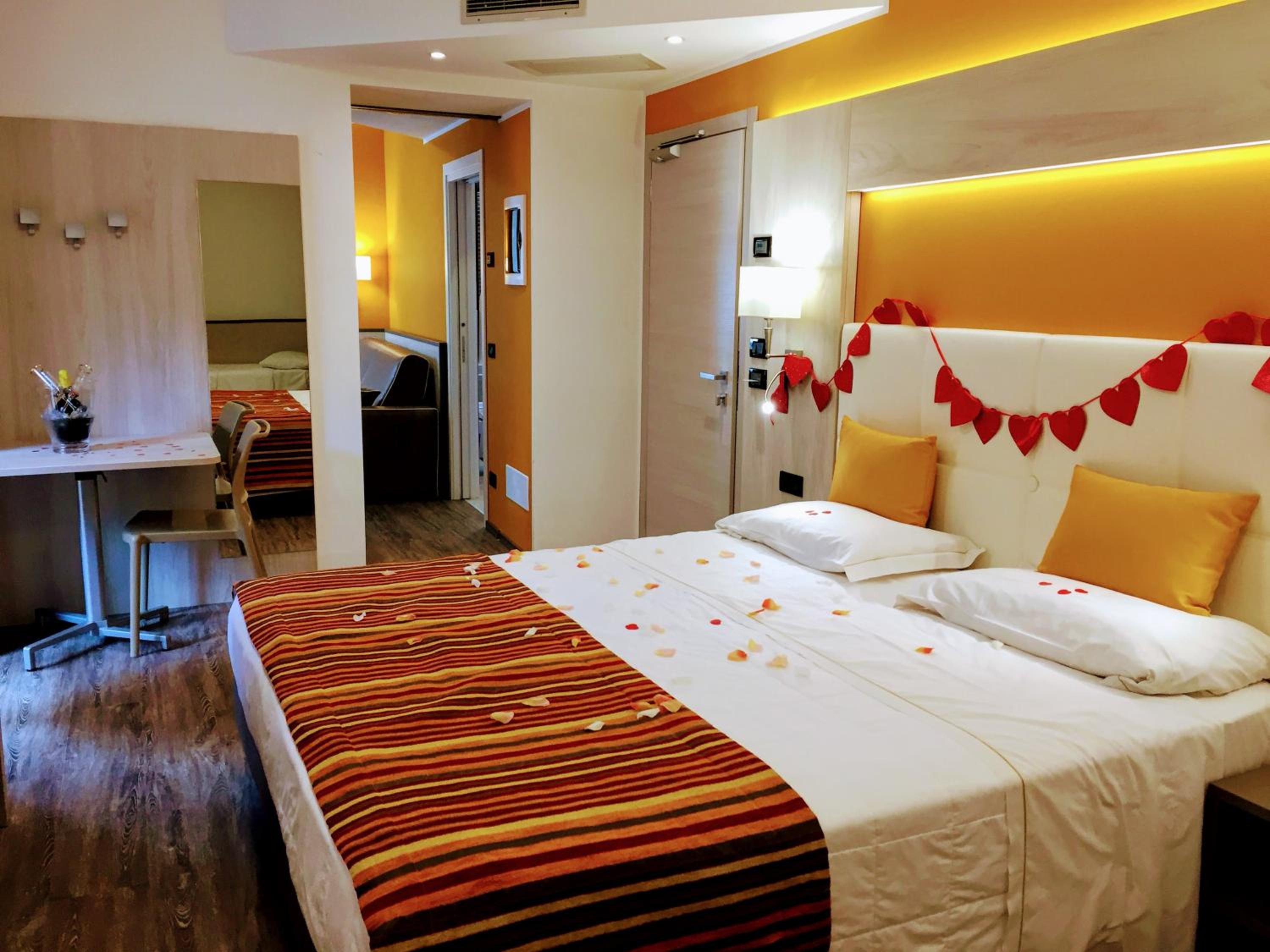Suite Deluxe with Balcony photo 2