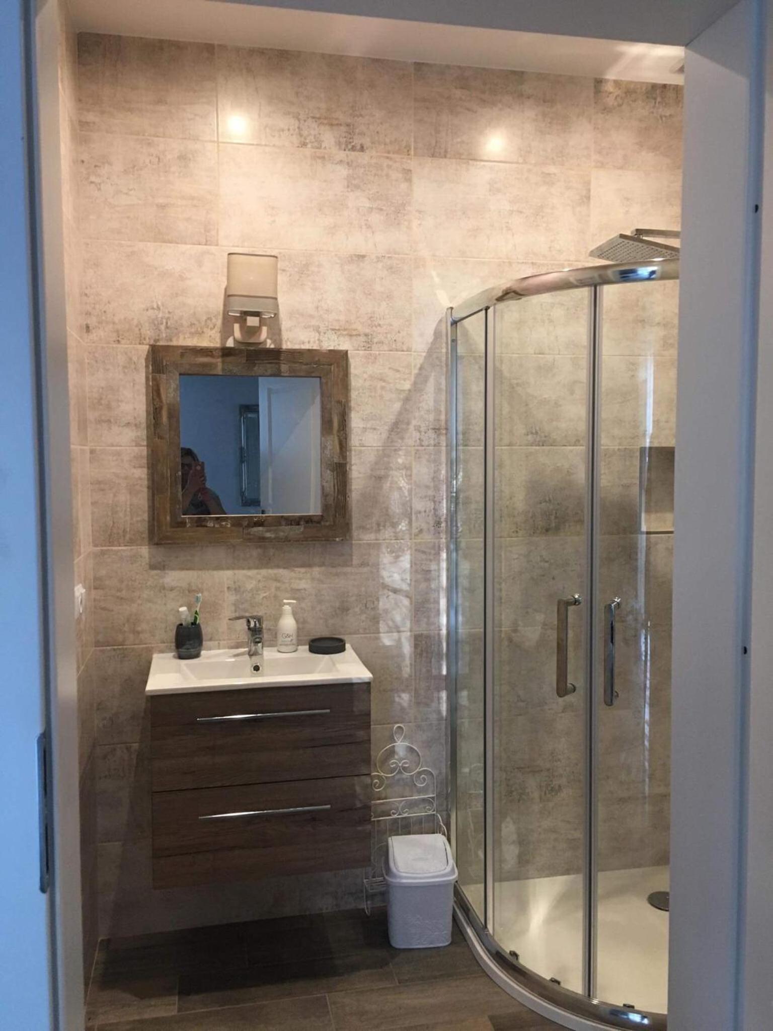 One-Bedroom Apartment - Photo 4
